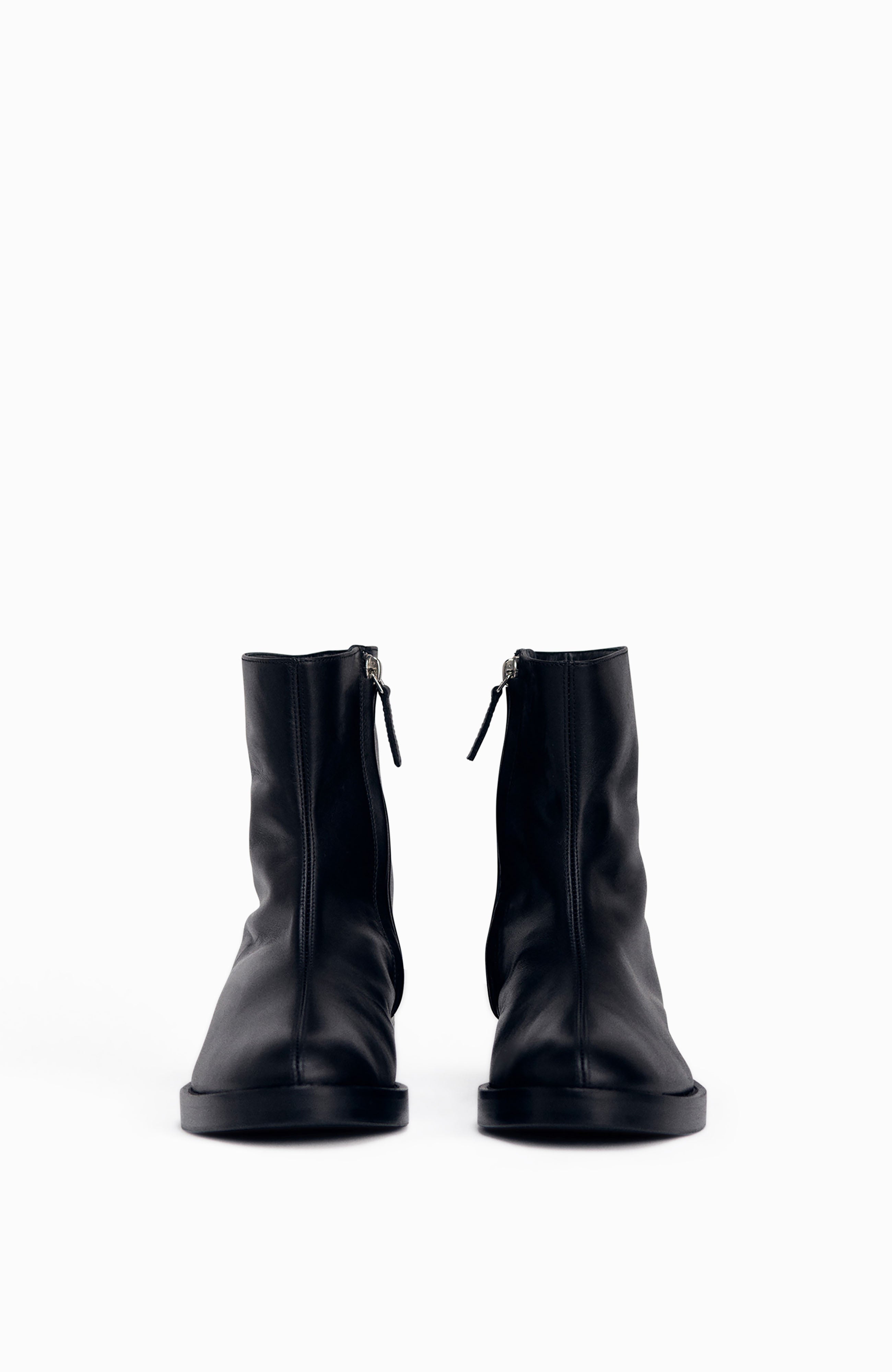 Tall Ankle Boot In Smooth Leather - Black