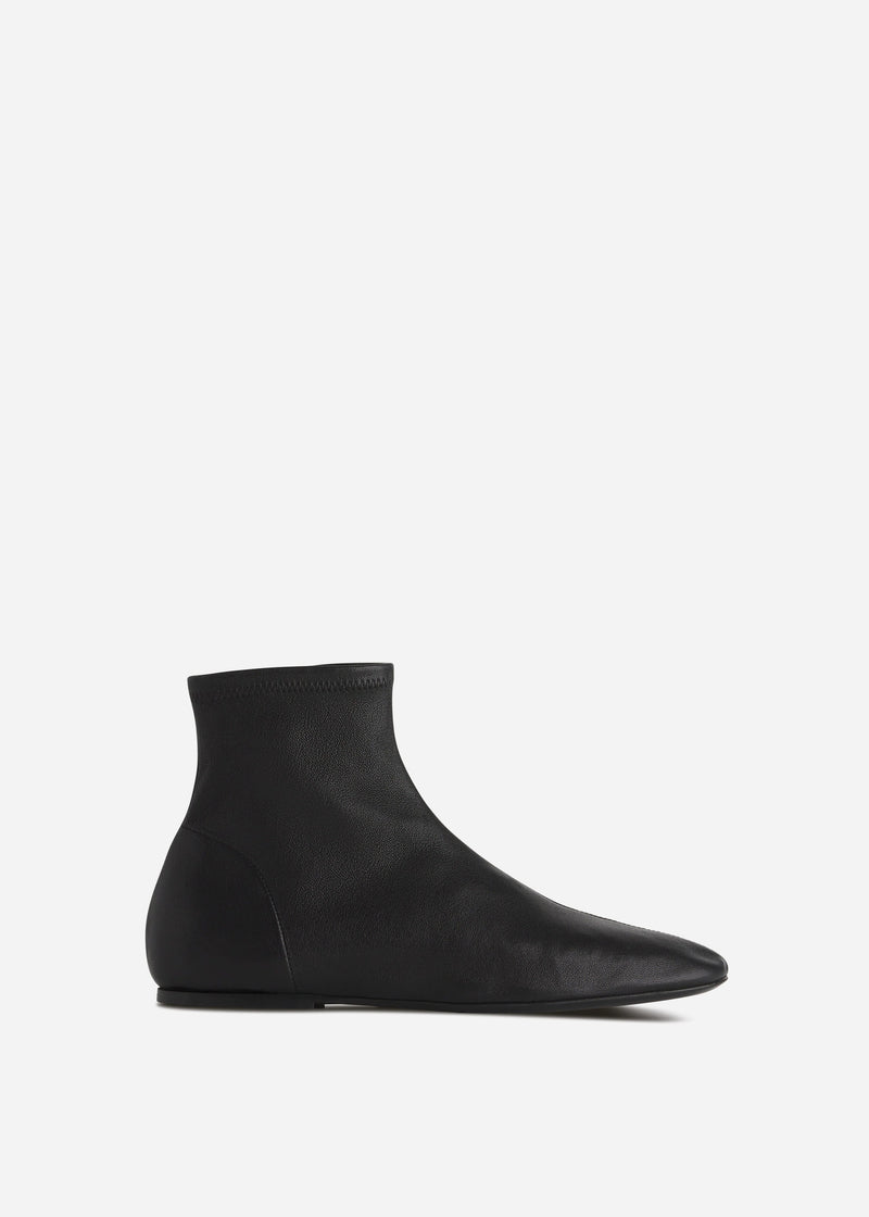 Round Toe Stretch Leather Bootie in Black - CO