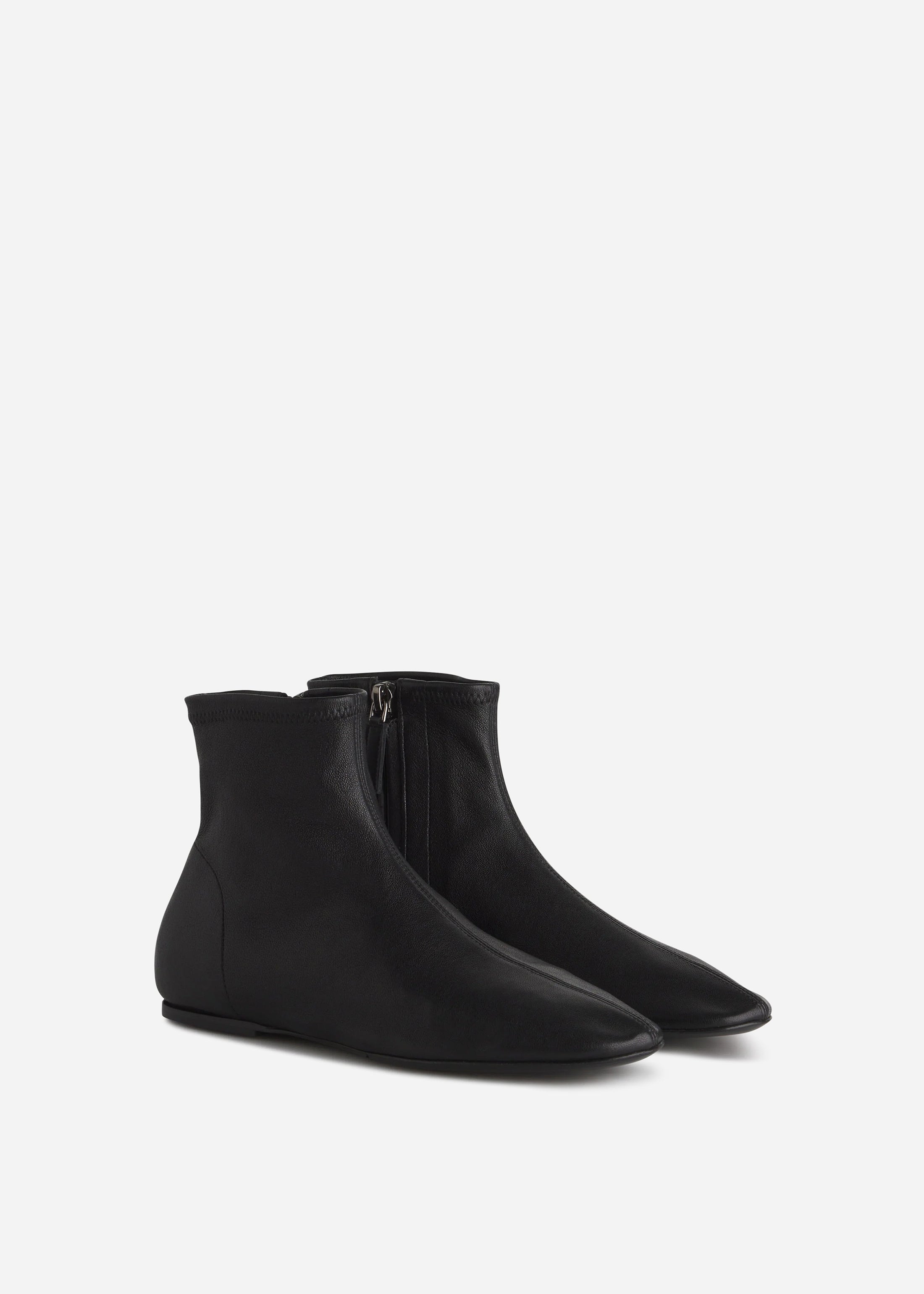 Round Toe Stretch Leather Bootie in Black