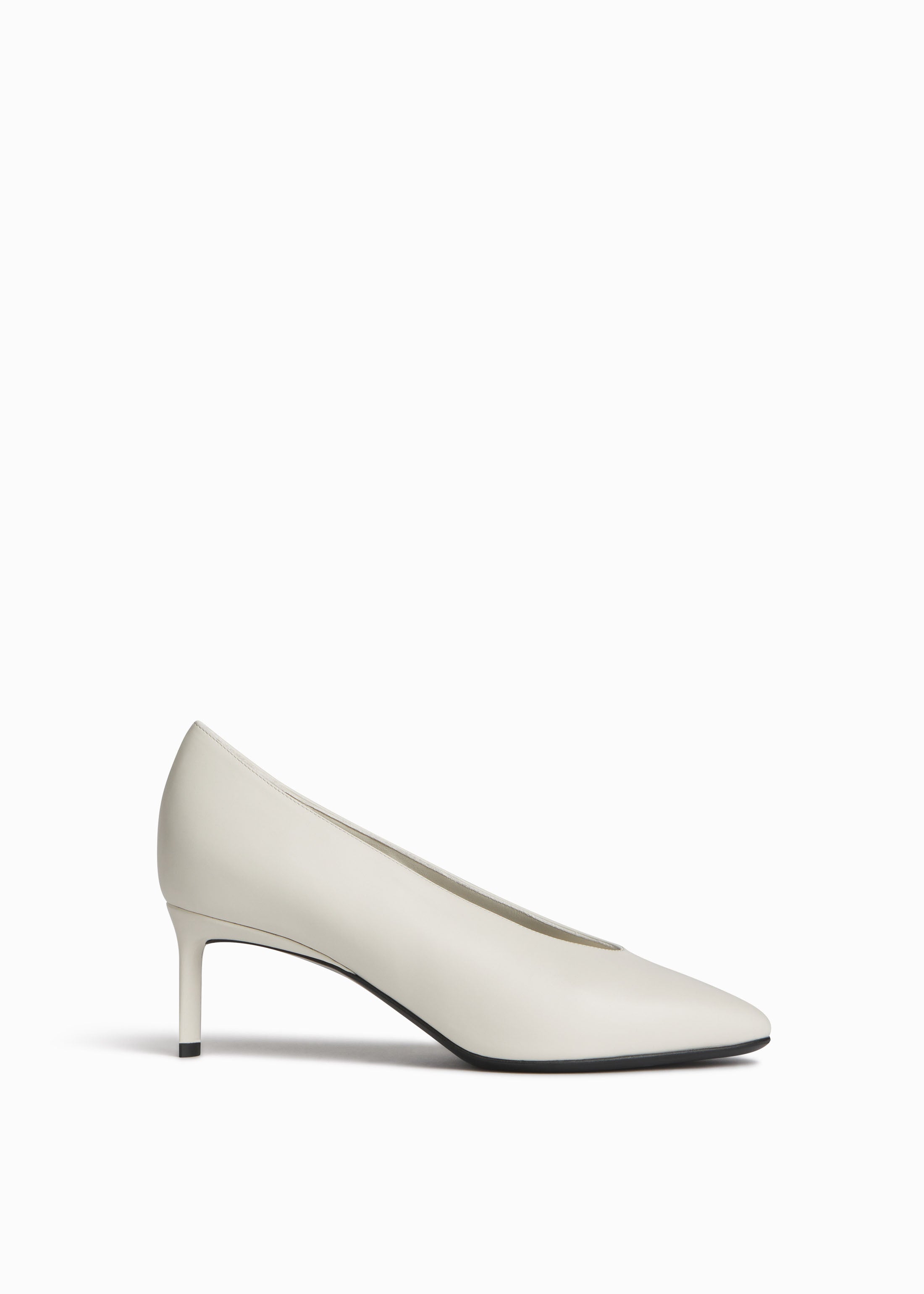 Pointed Kitten Heel in Leather - Ivory