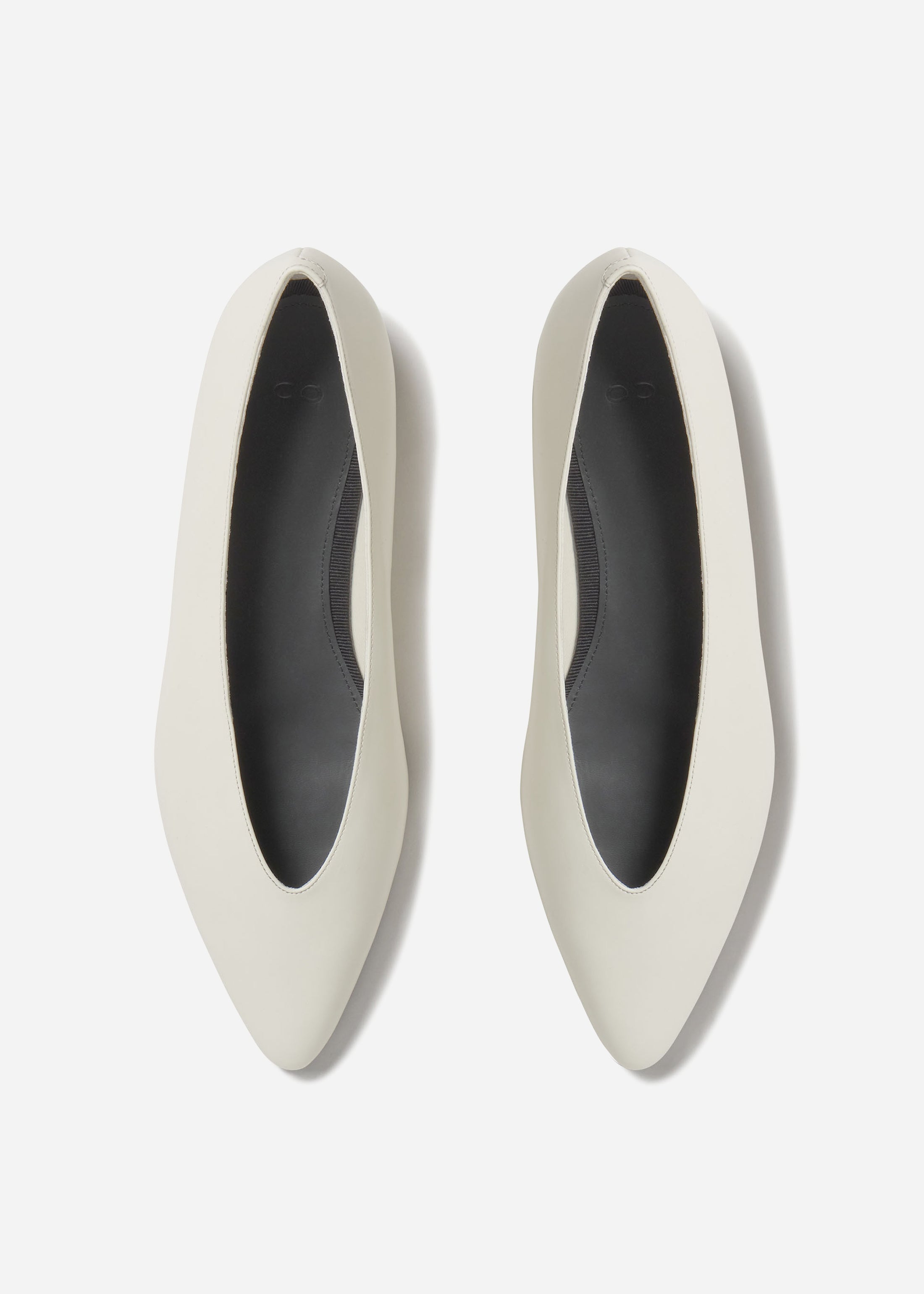 Pointed Ballerina Flat in Ivory