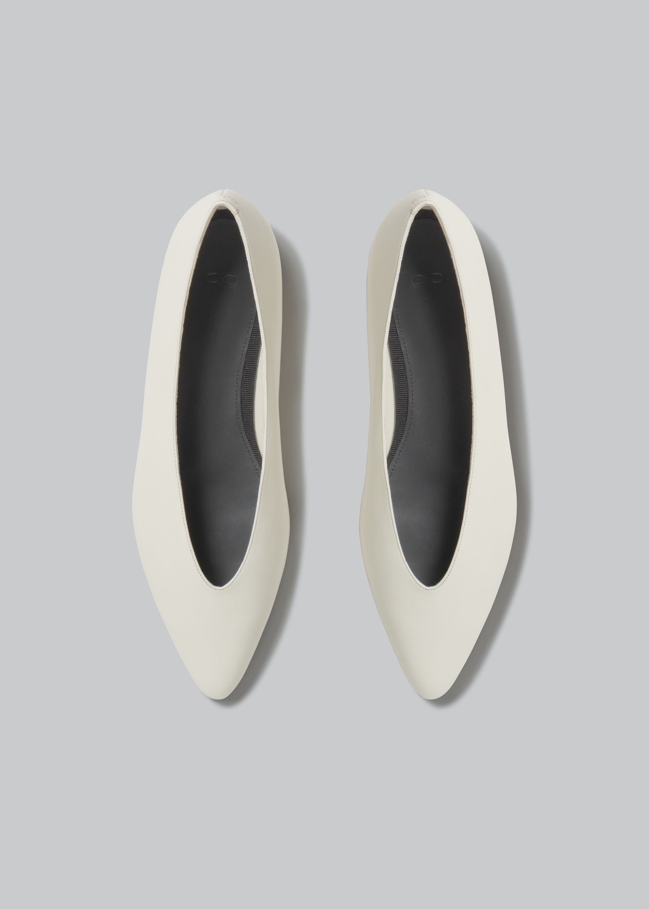 Pointed Ballerina Flat in Calfskin - Ivory