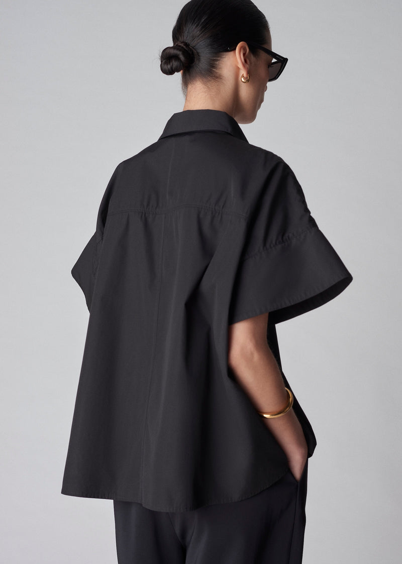 Boxy Short Sleeve Shirt in Cotton Poplin - Black - CO