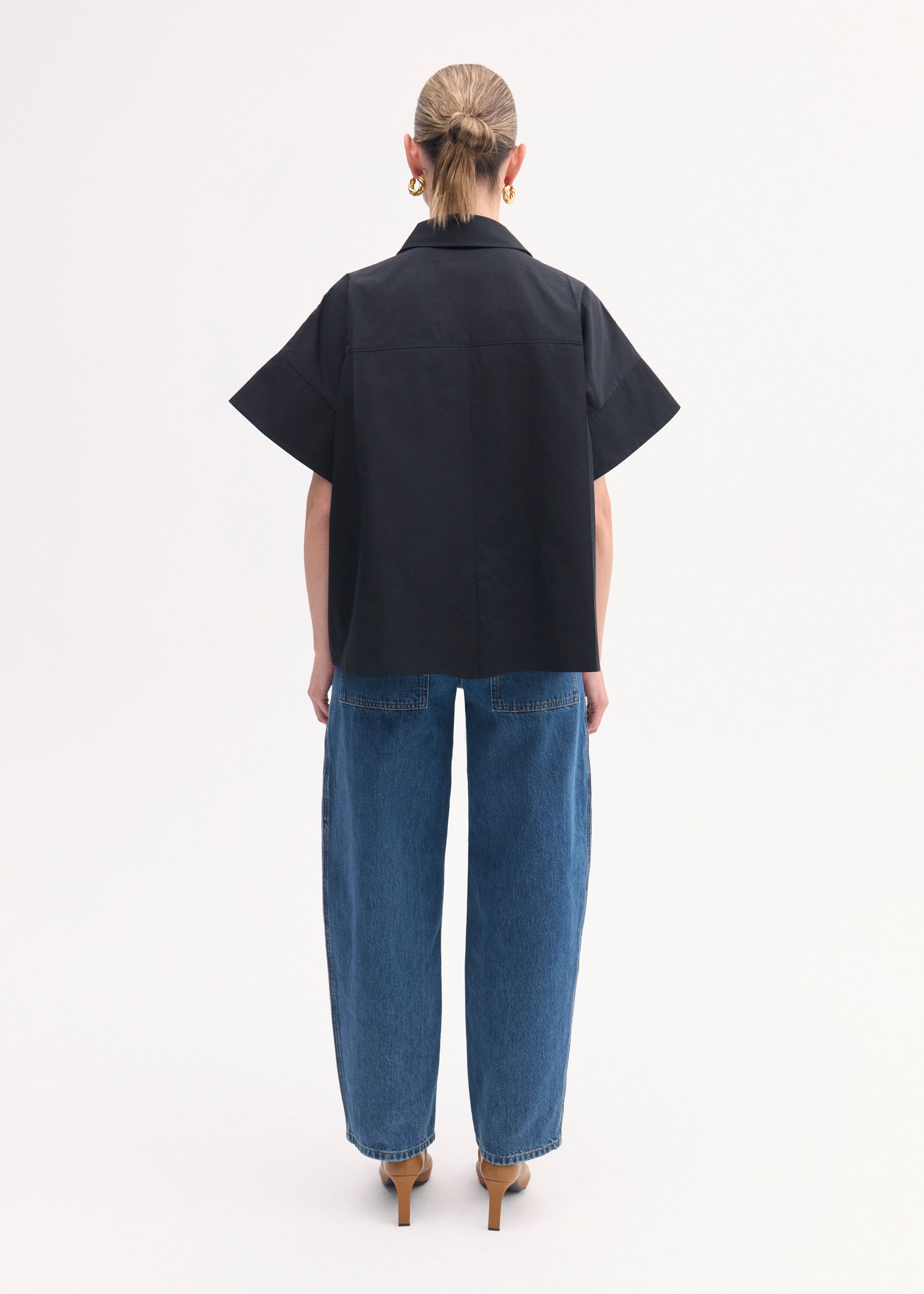 Boxy Short Sleeve Shirt in Cotton Poplin - Black
