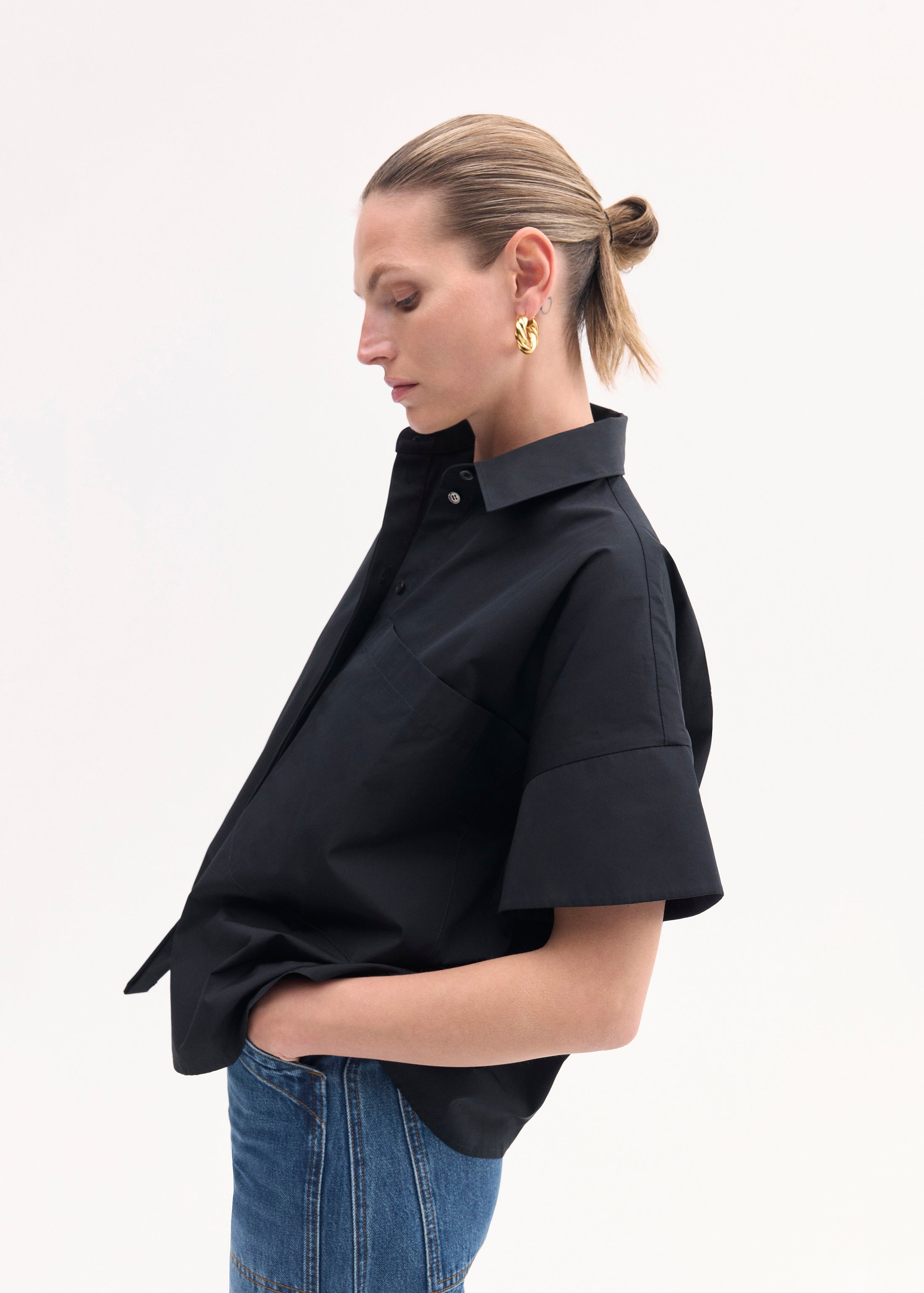 Boxy Short Sleeve Shirt in Cotton Poplin - Black