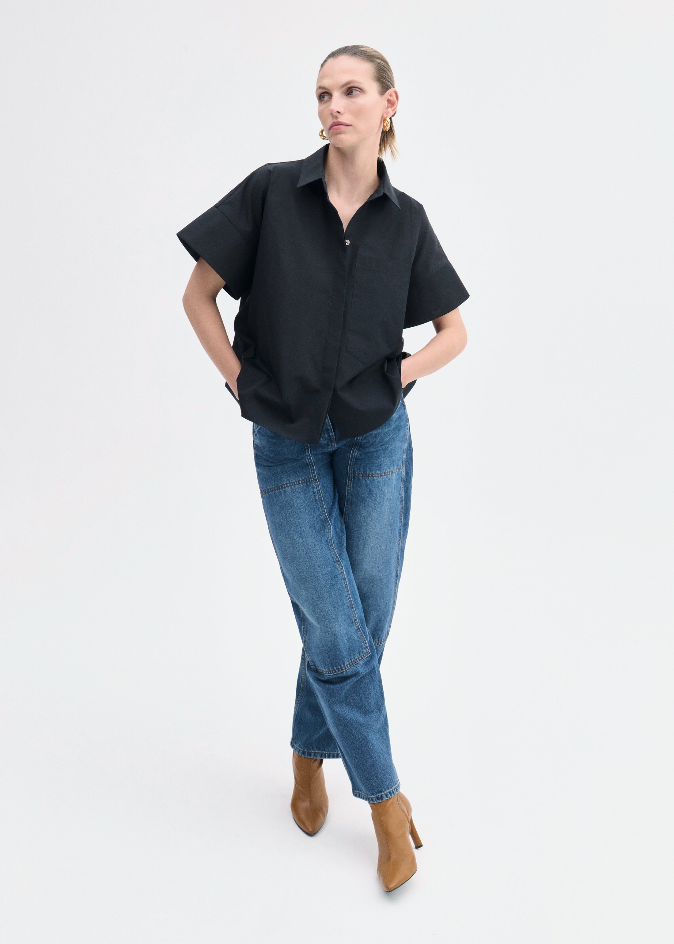 Boxy Short Sleeve Shirt in Cotton Poplin - Black