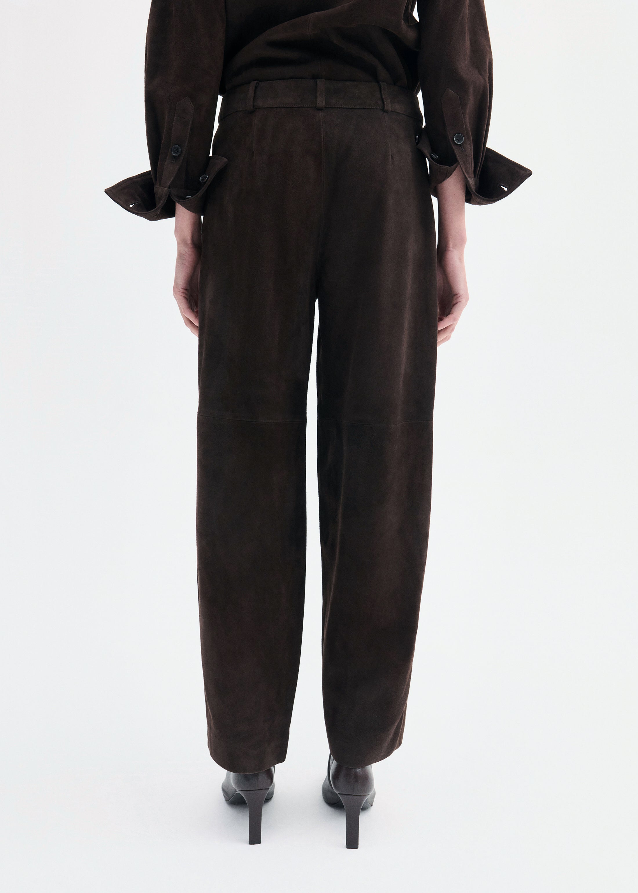 Curved Trouser in Suede - Chocolate