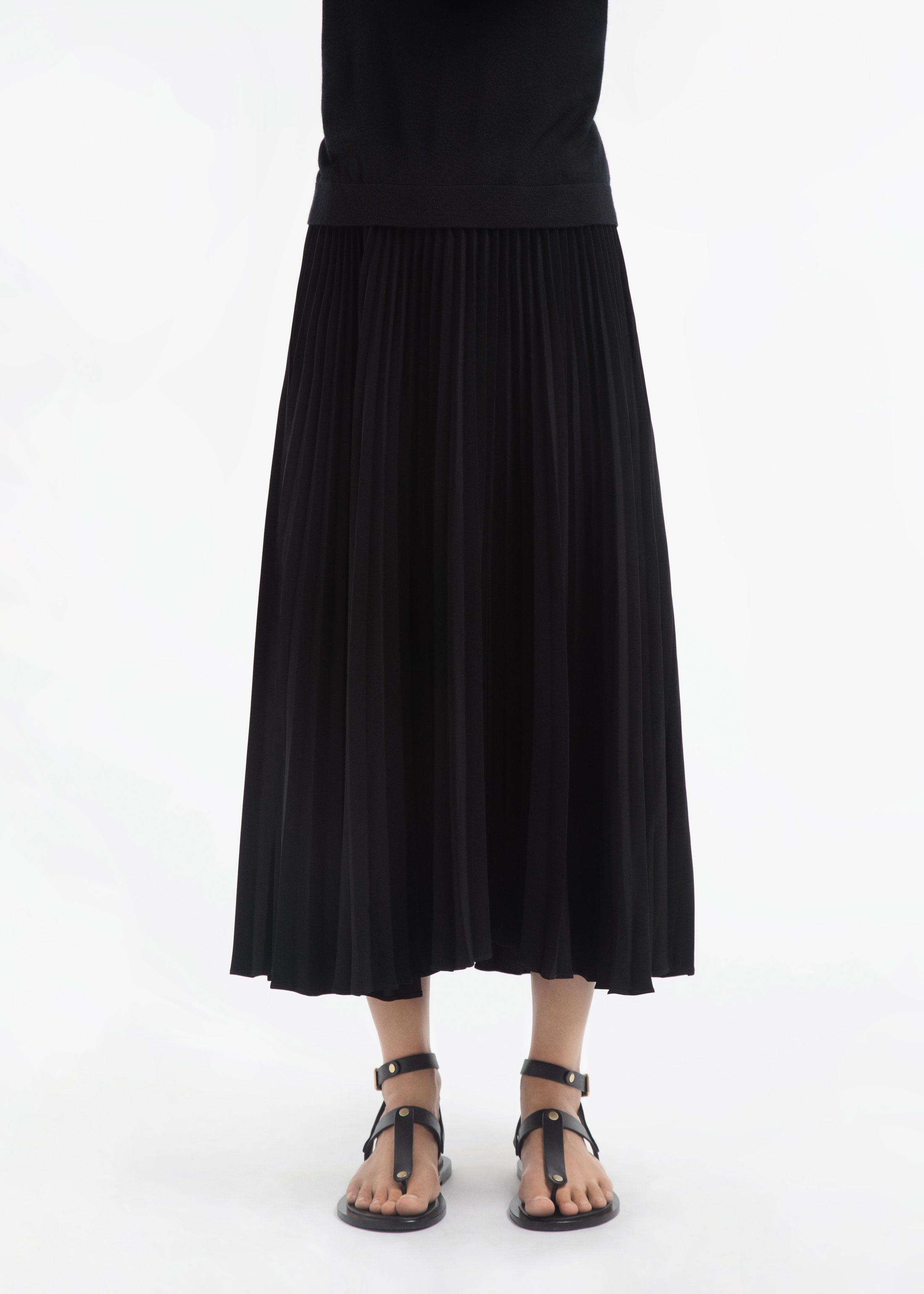 Pleated Elastic Waist Skirt in Stretch Crepe - Black