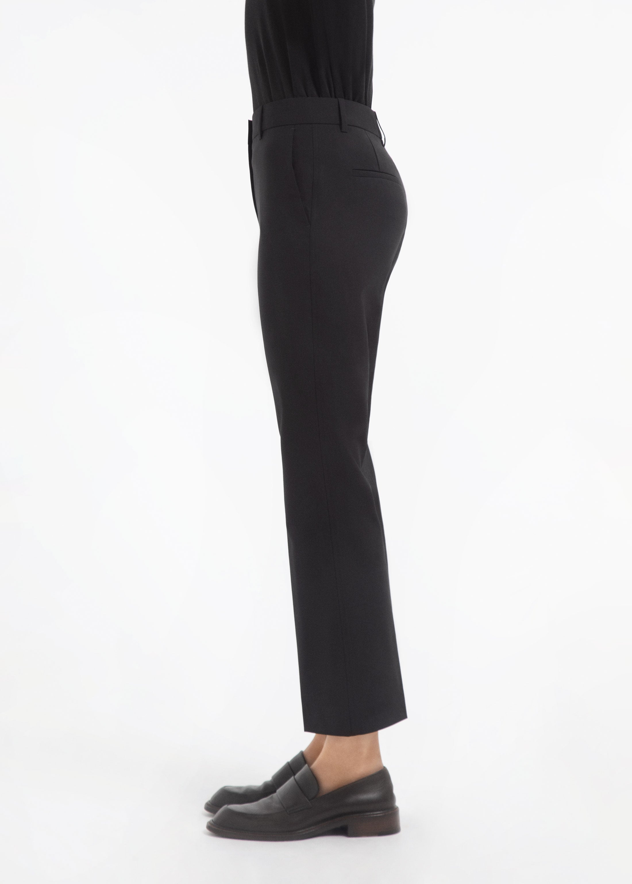 Cropped Flared Pant in Wool - Black