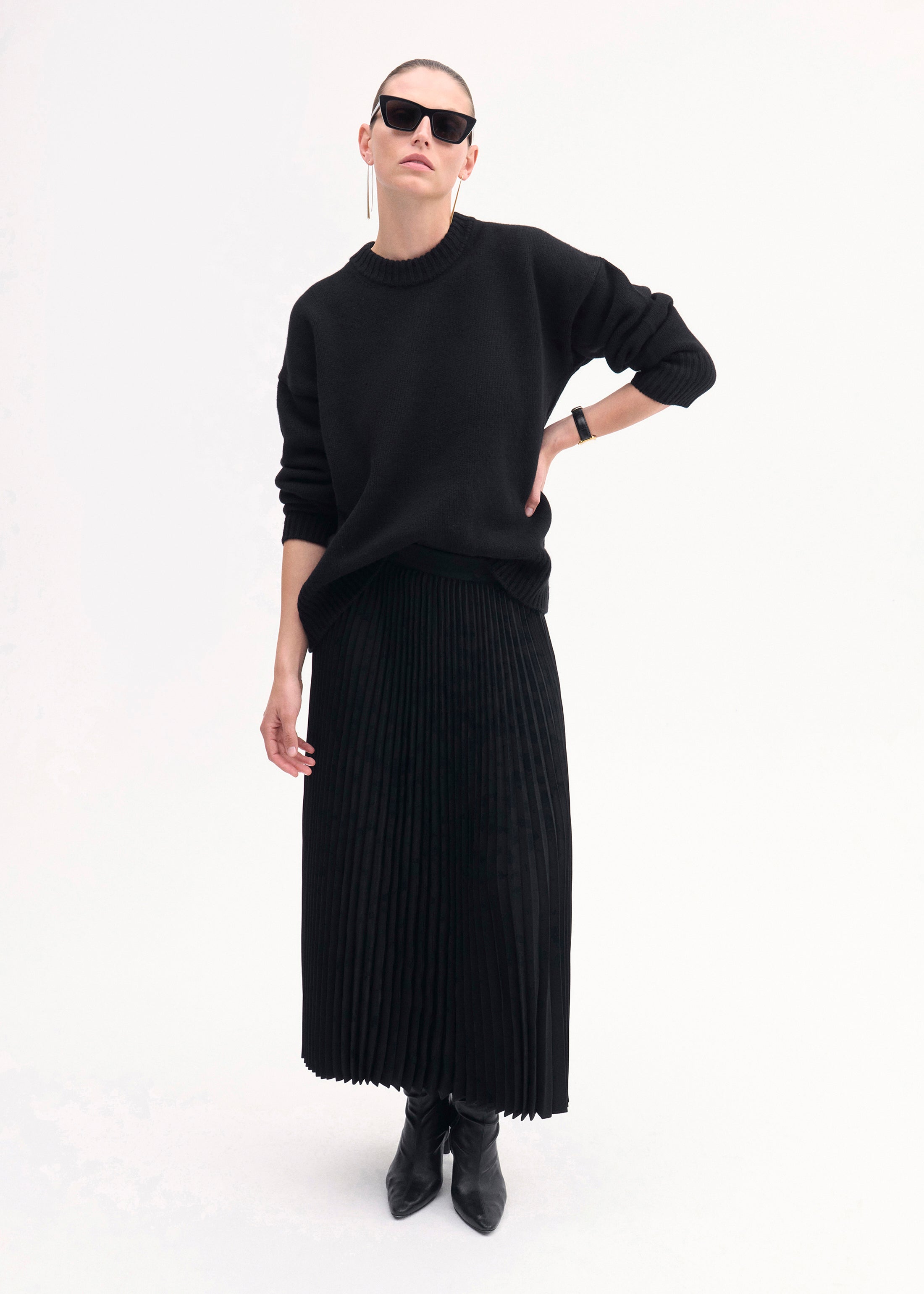 Pleated Elastic Waist Skirt in Stretch Crepe - Black