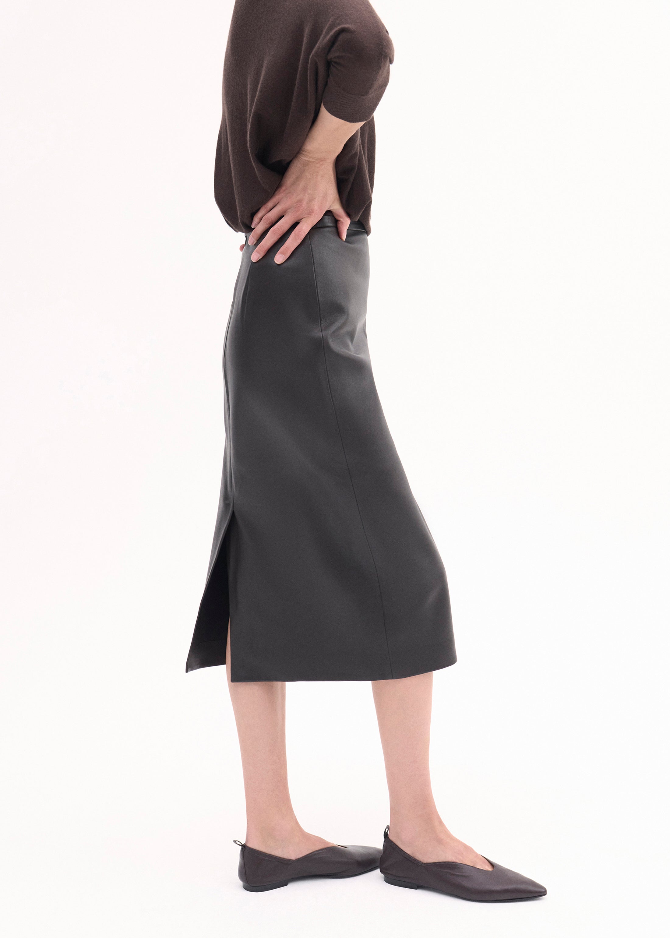 Midi Pencil Skirt in Leather - Black