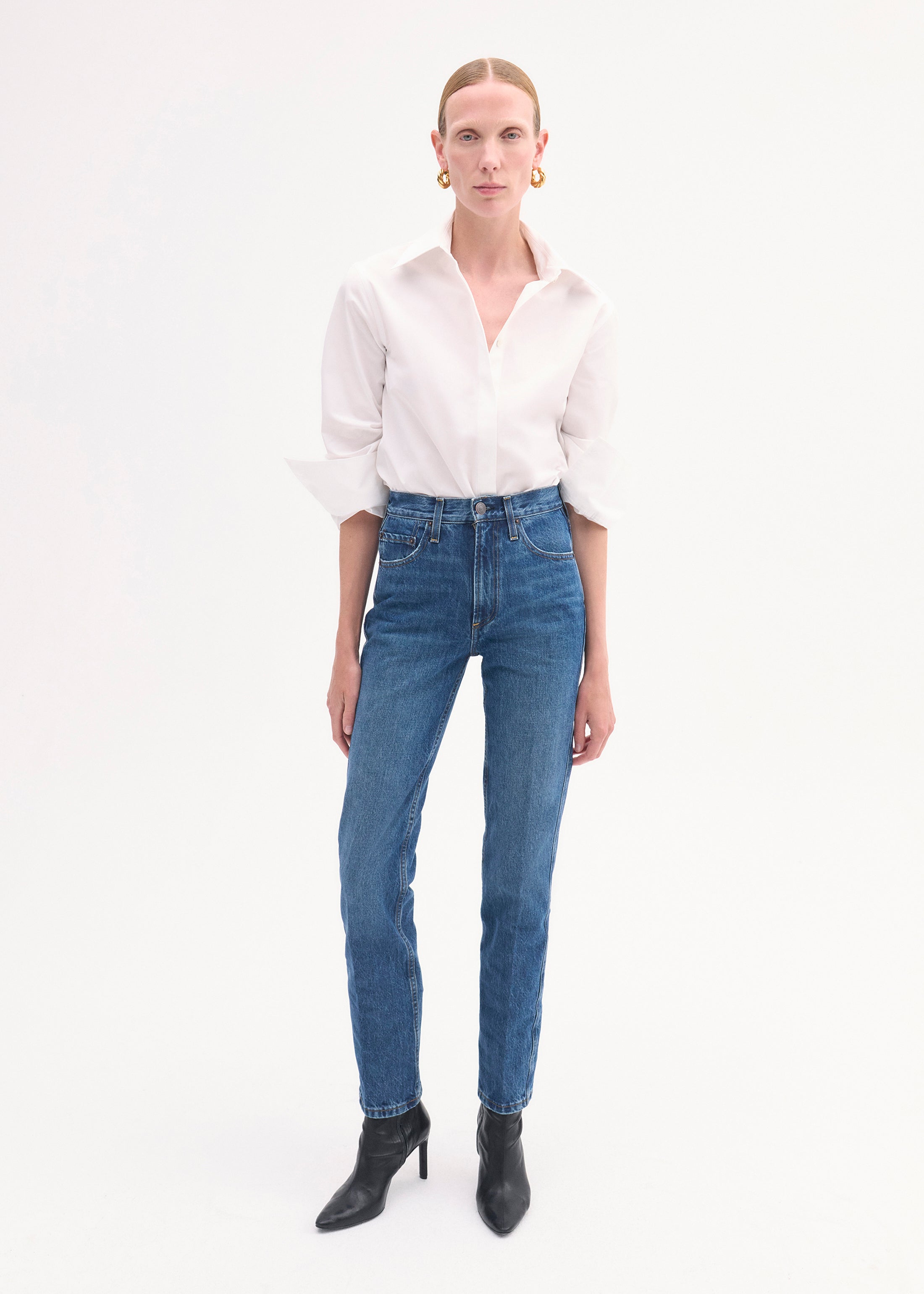 High Rise Jean in Denim - Indigo