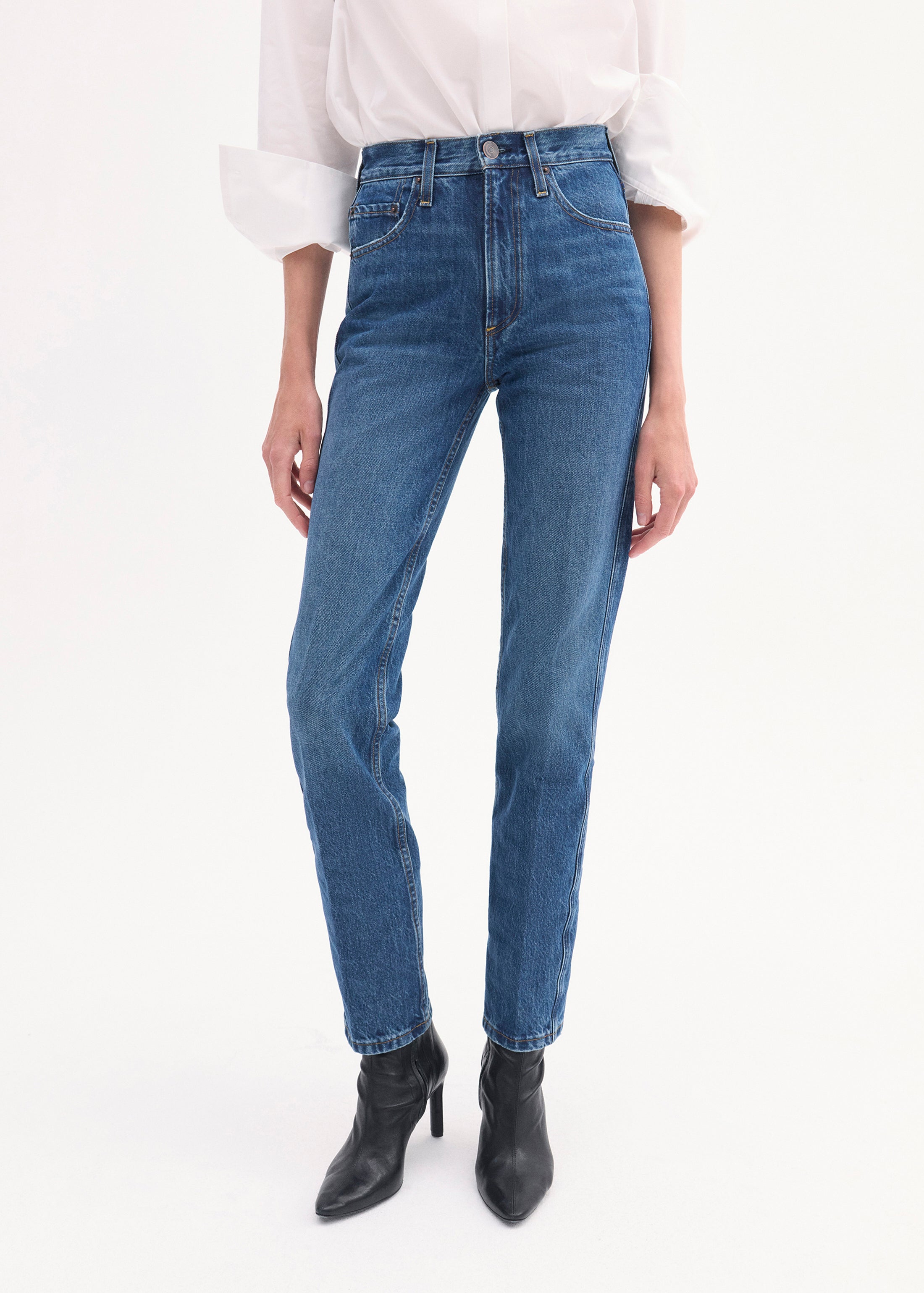 High Rise Jean in Denim - Indigo