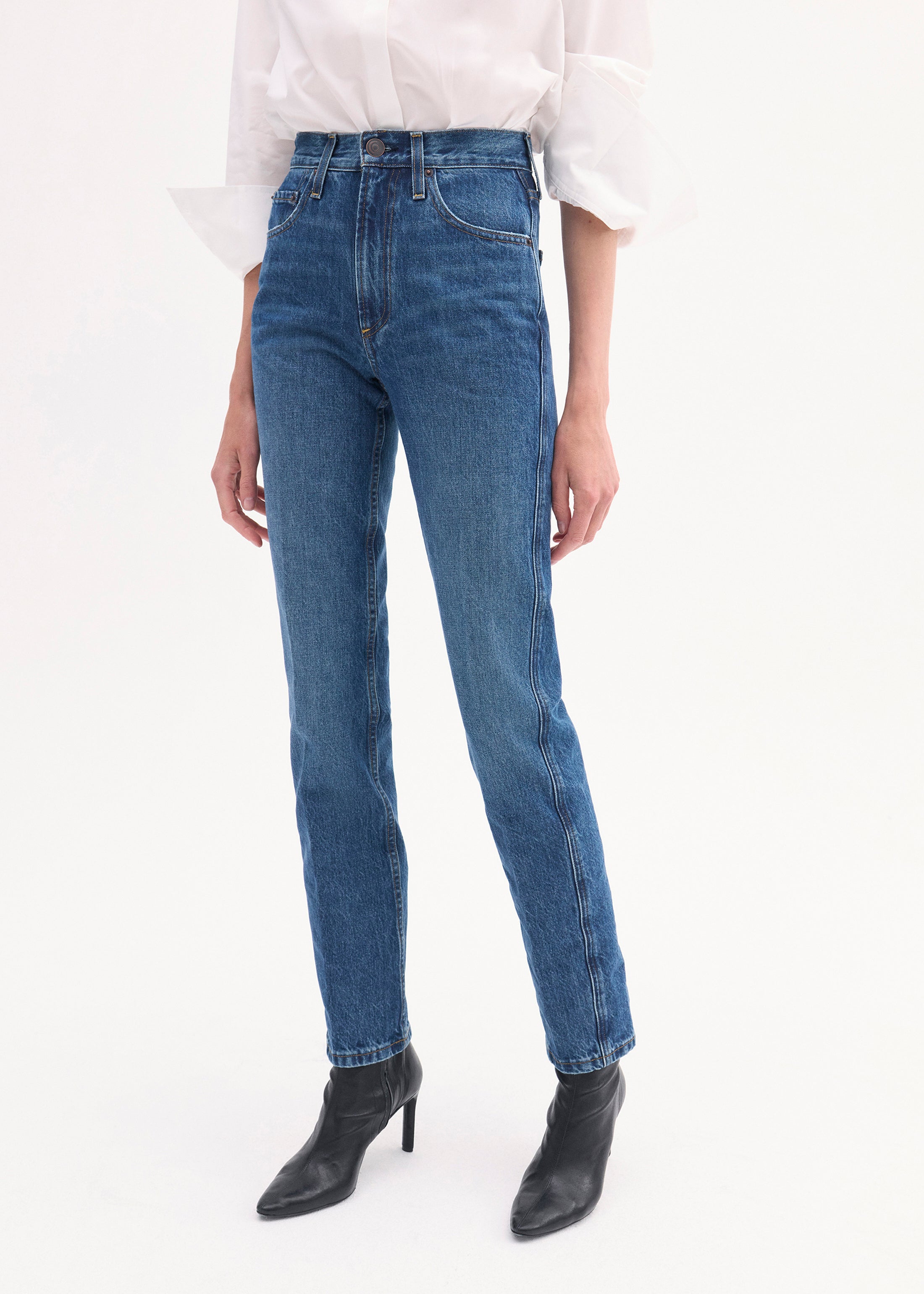 High Rise Jean in Denim - Indigo
