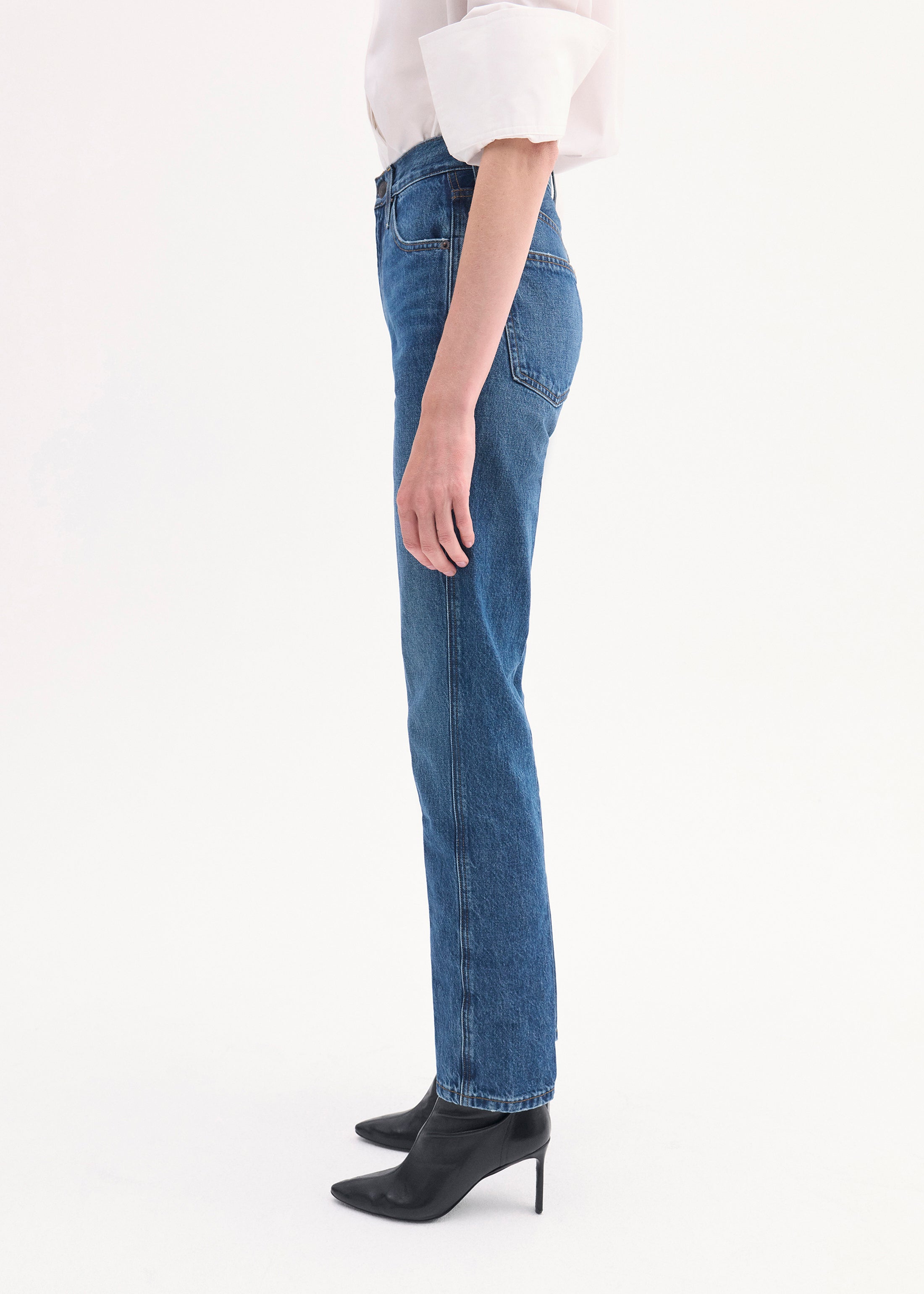 High Rise Jean in Denim - Indigo