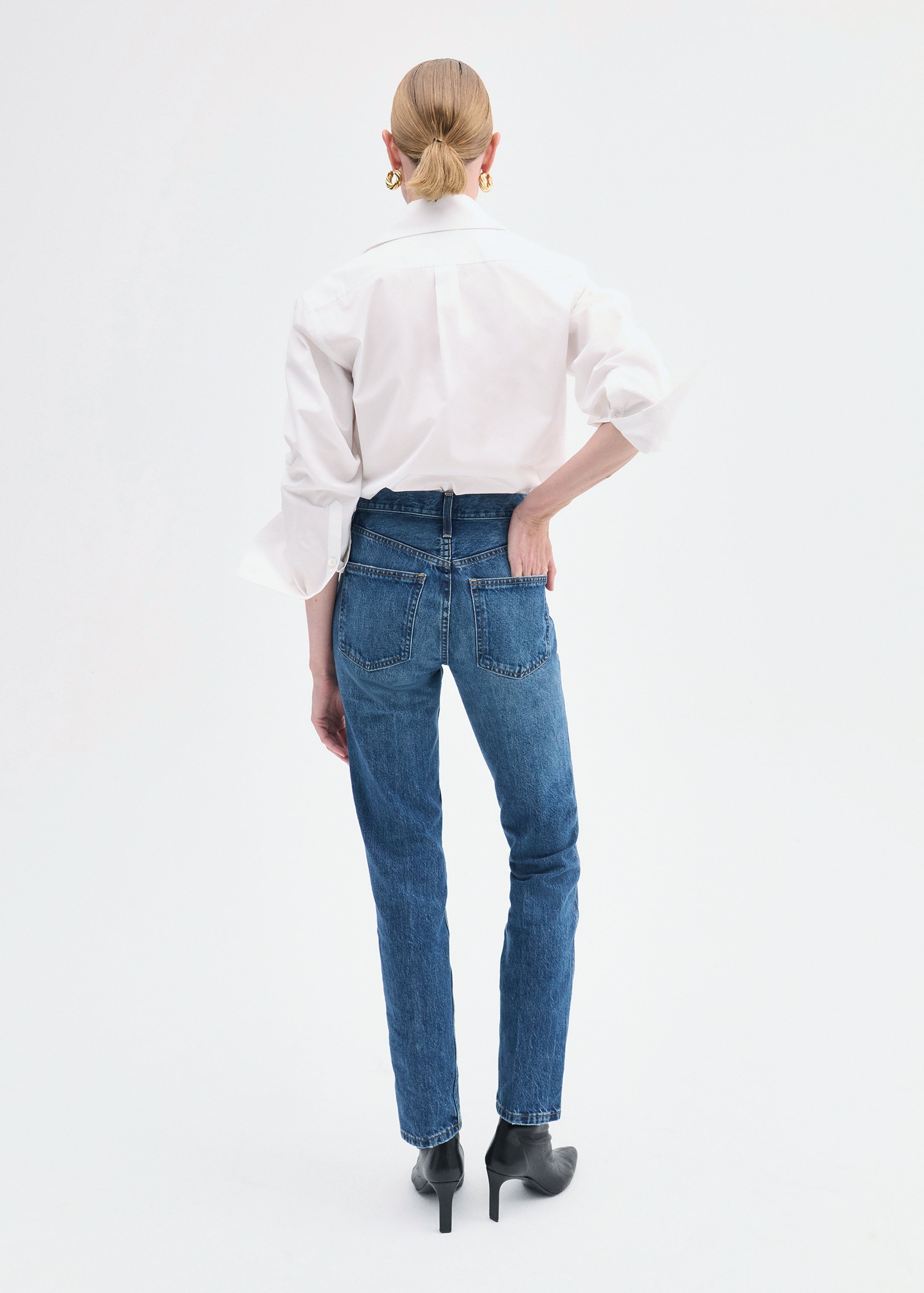 High Rise Jean in Denim - Indigo