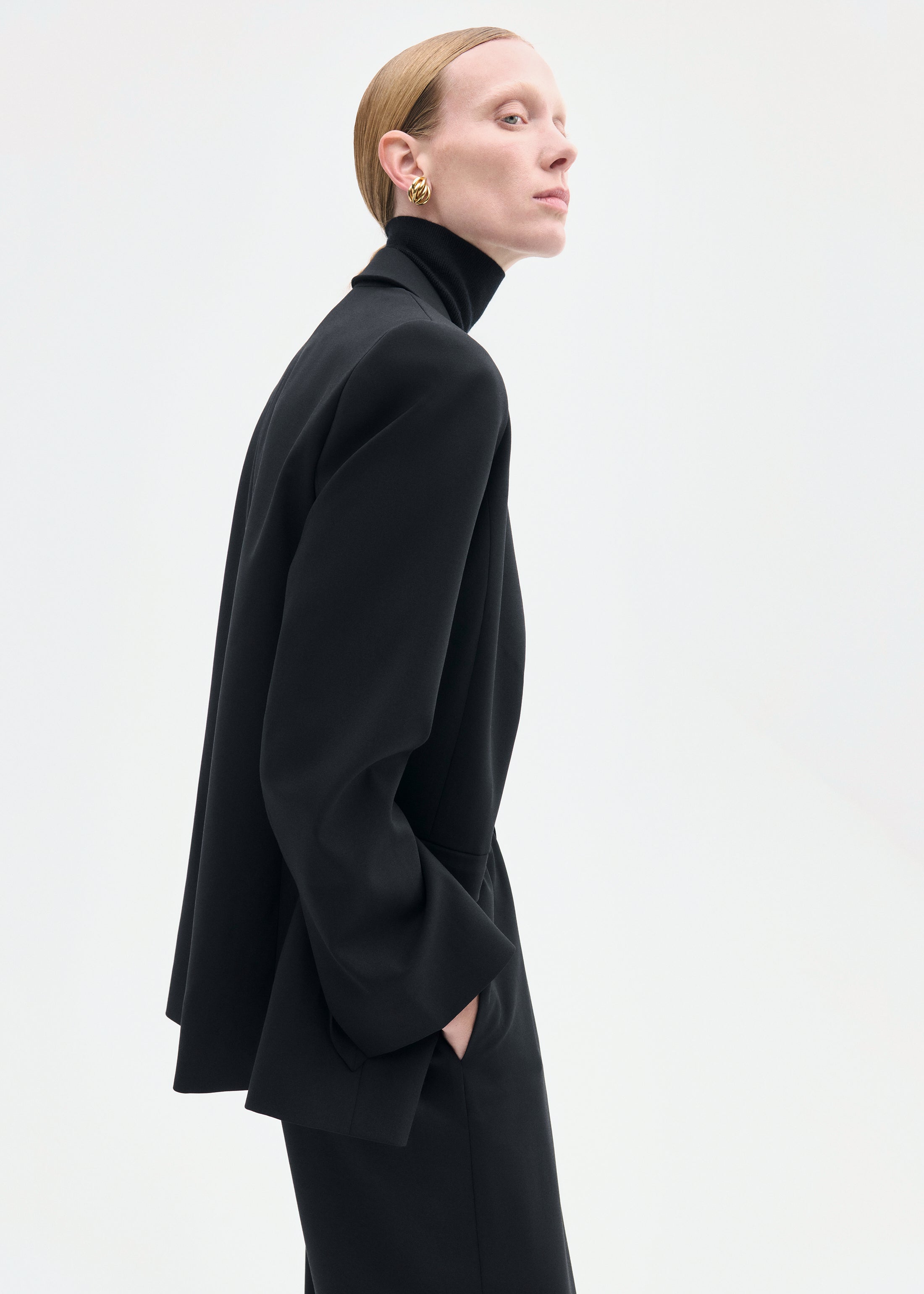 Boxy Jacket in Virgin Wool - Black