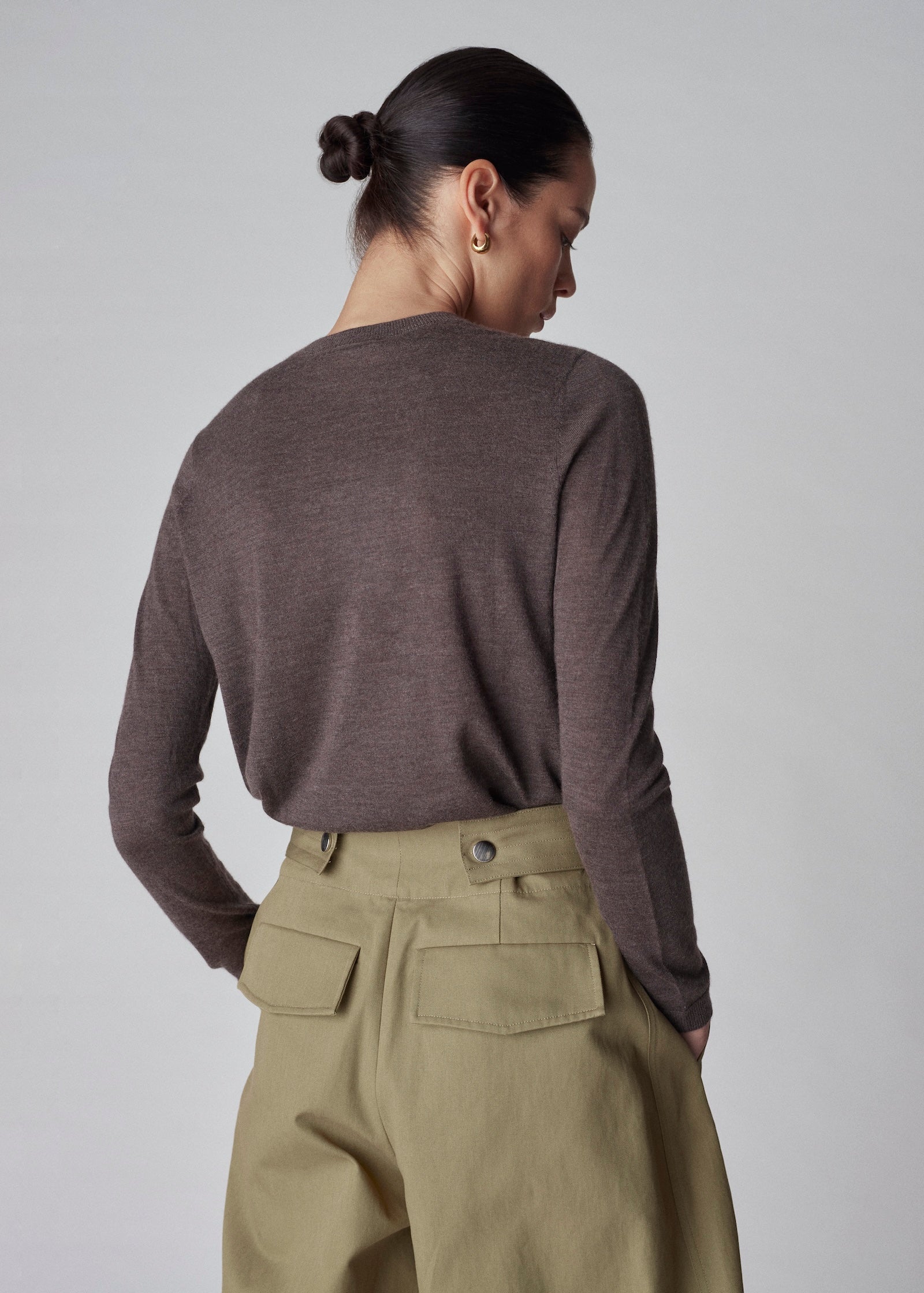 Long Sleeve Crew Sweater in Fine Cashmere - Brown - CO Collections