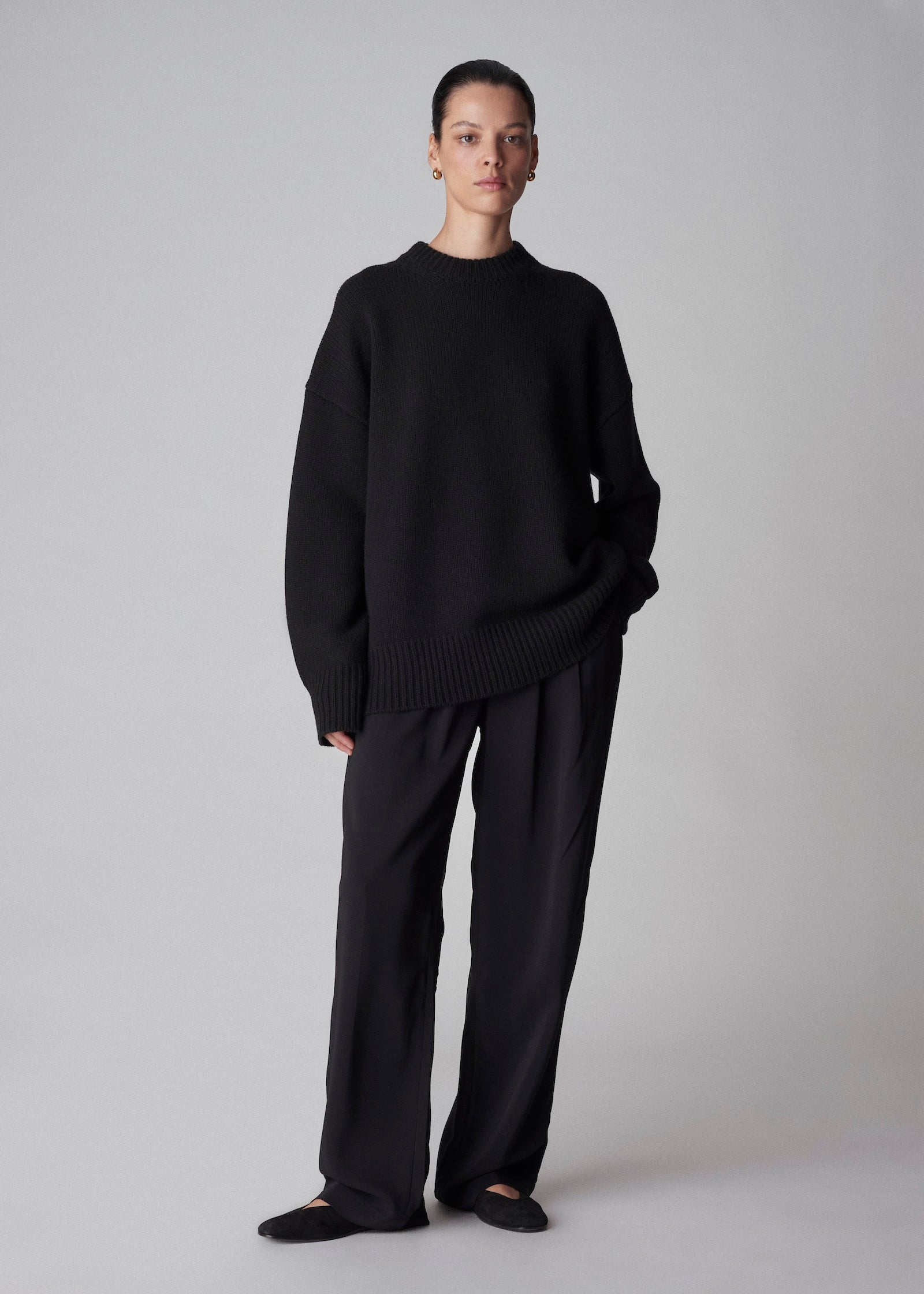 Boyfriend Crew Neck in Wool Cashmere - Black - CO Collections