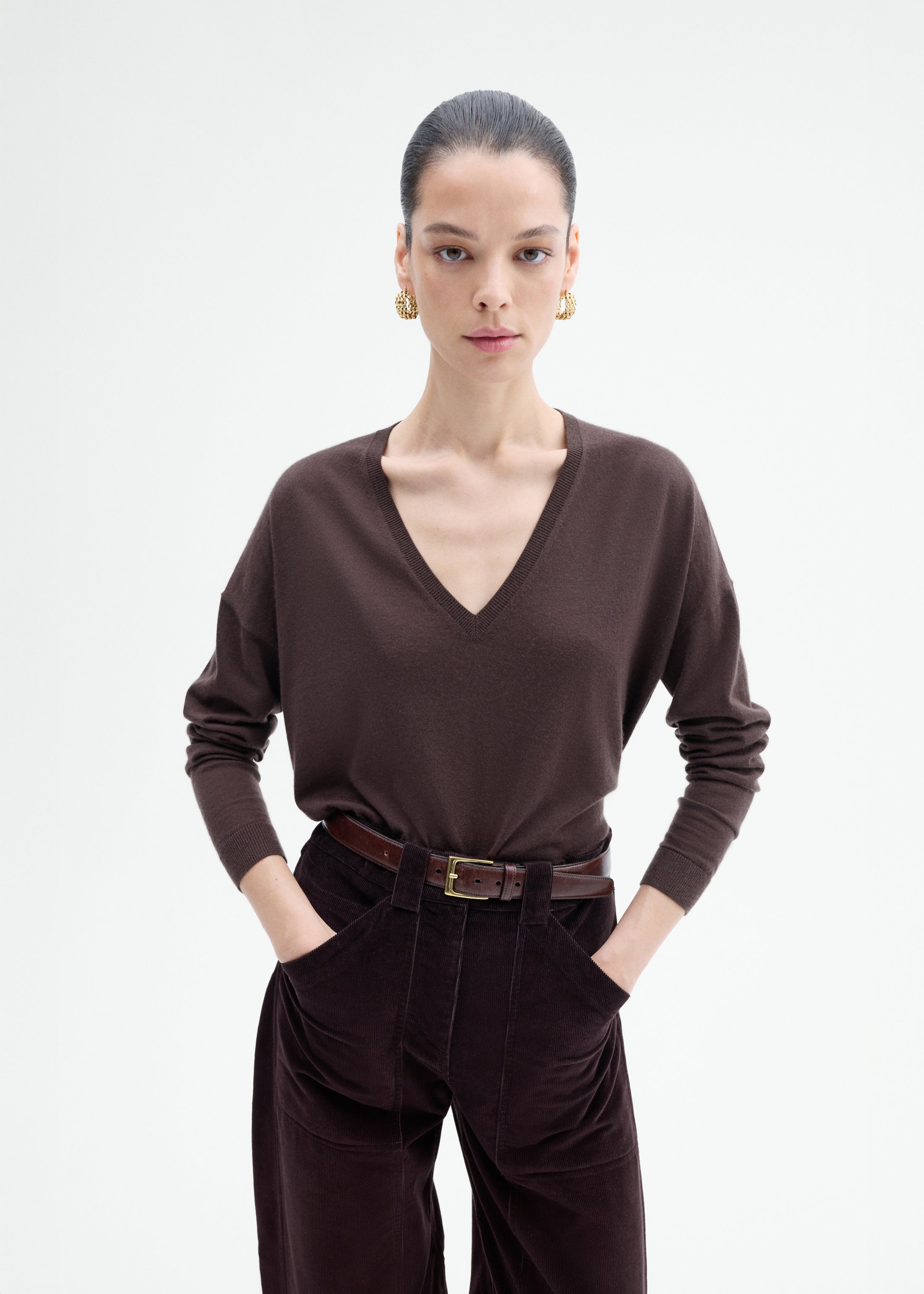 V-Neck Sweater in Fine Cashmere - Chocolate