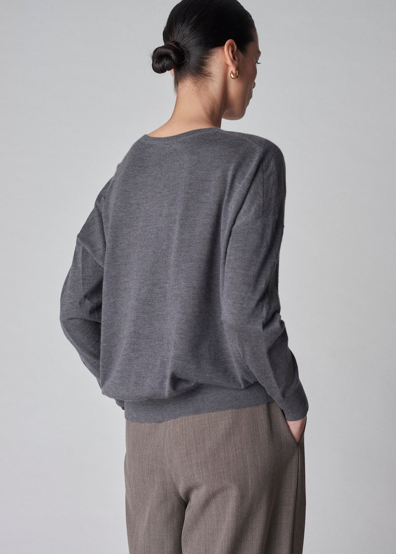 V-Neck Sweater in Fine Cashmere - Grey - CO