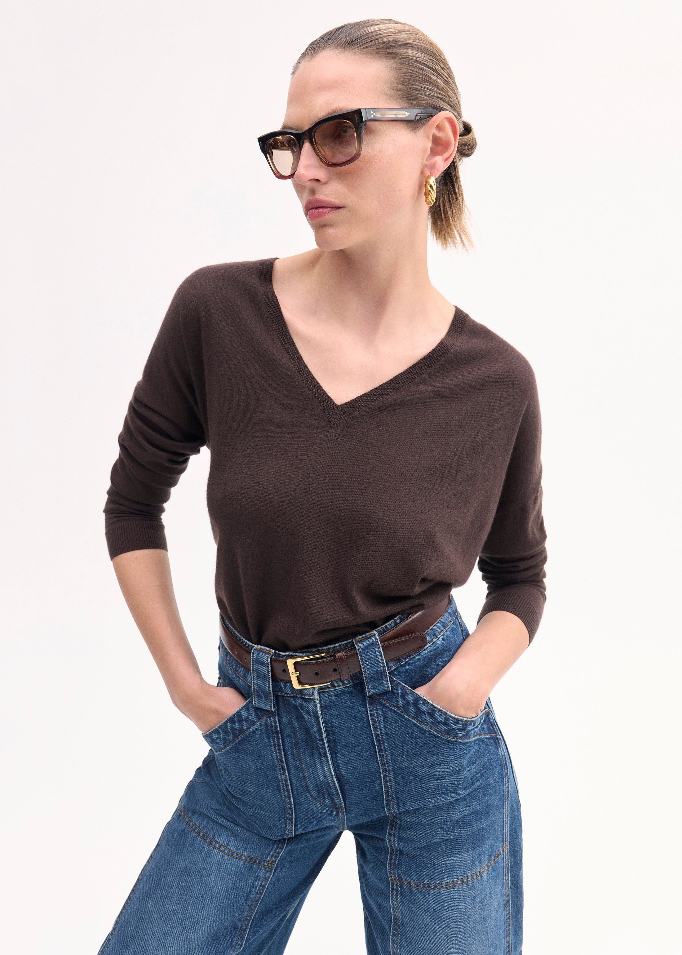 V-Neck Sweater in Fine Cashmere - Brown