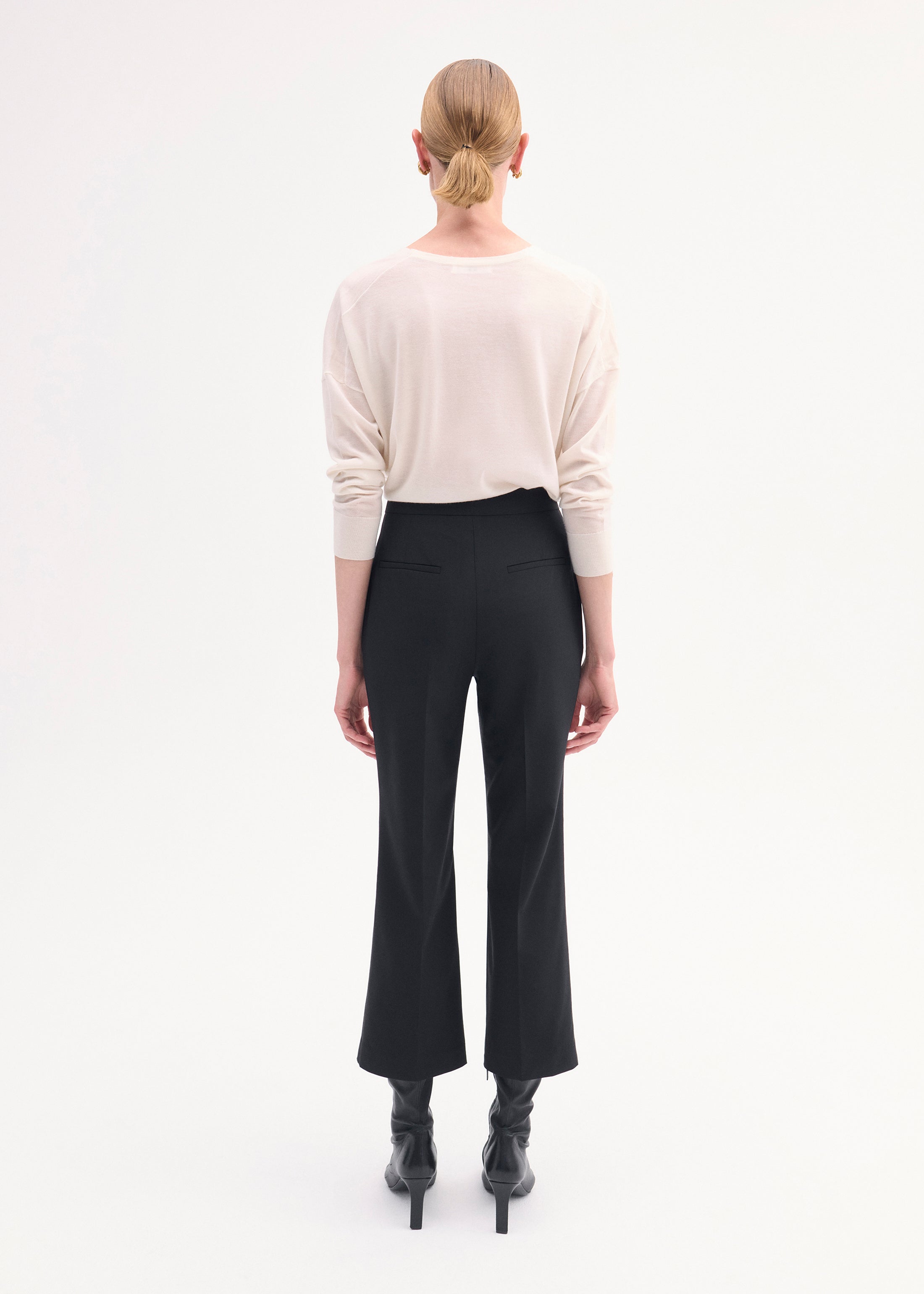 V-Neck Sweater in Fine Cashmere - Ivory