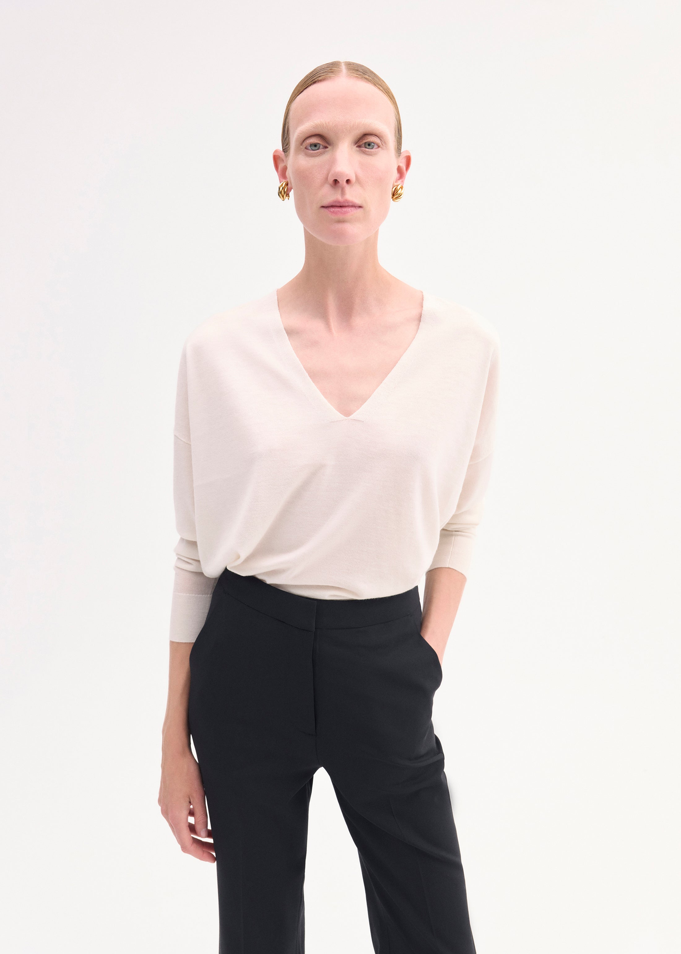 V-Neck Sweater in Fine Cashmere - Ivory