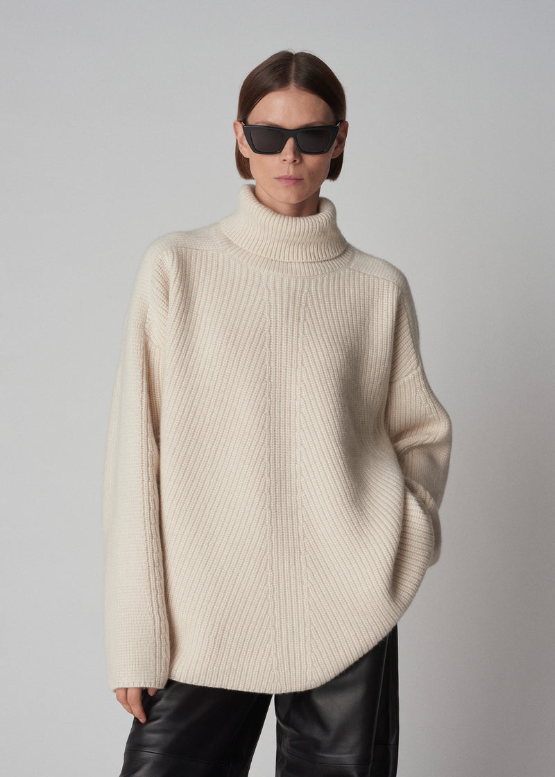 Turtleneck Sweater in Cashmere  - Ivory - CO
