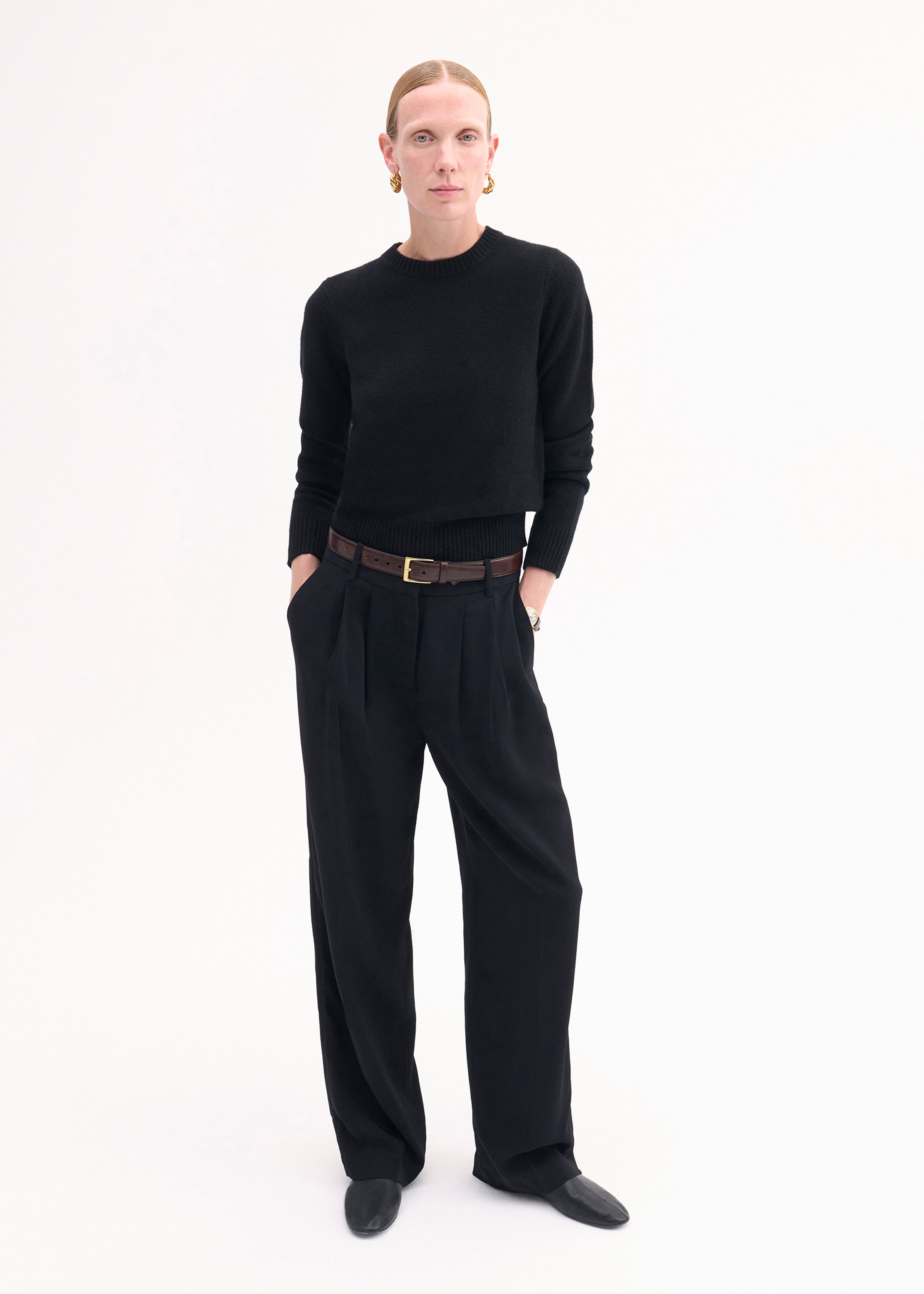 Classic Crew Sweater in Cashmere - Black