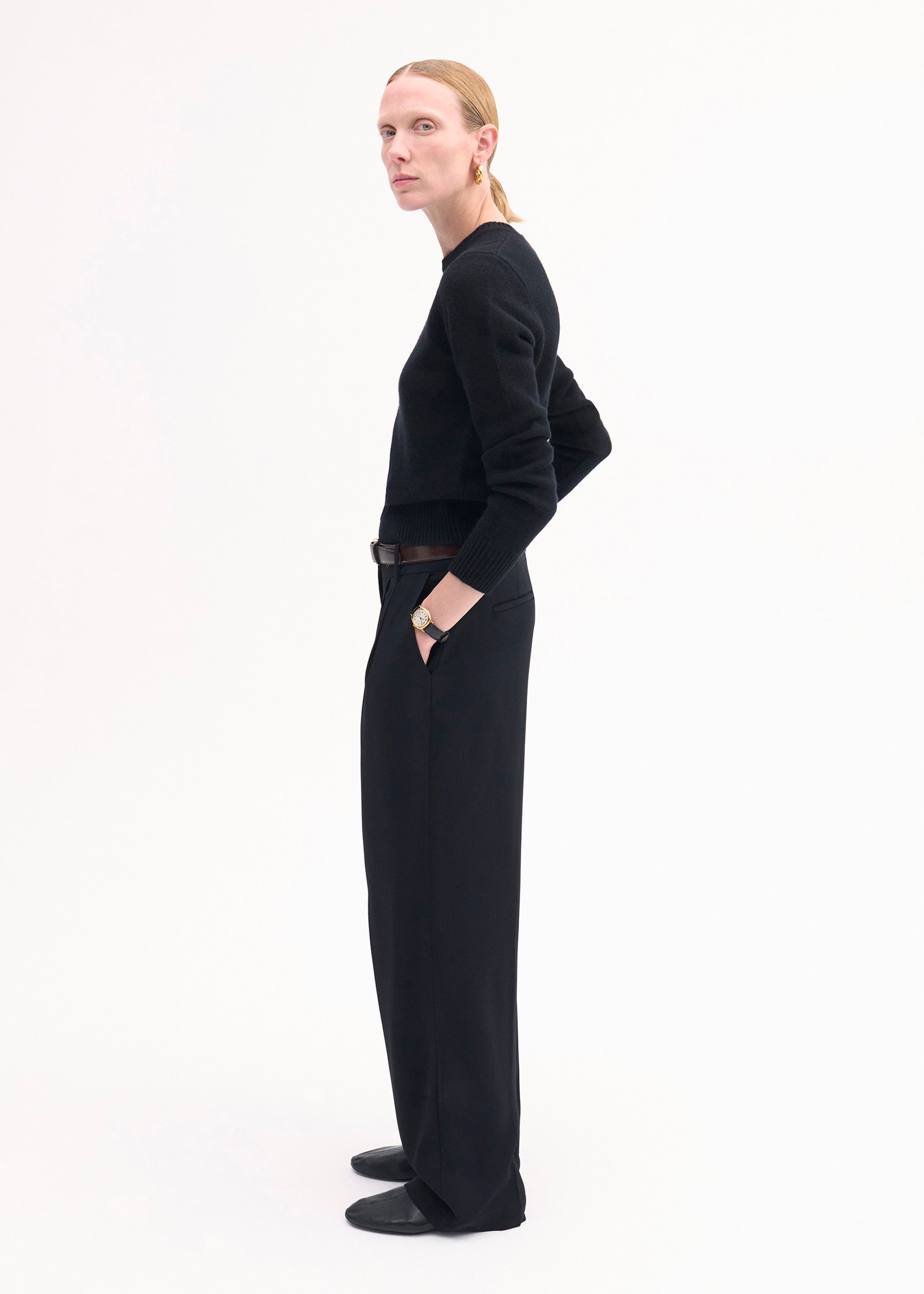 Classic Crew Sweater in Cashmere - Black