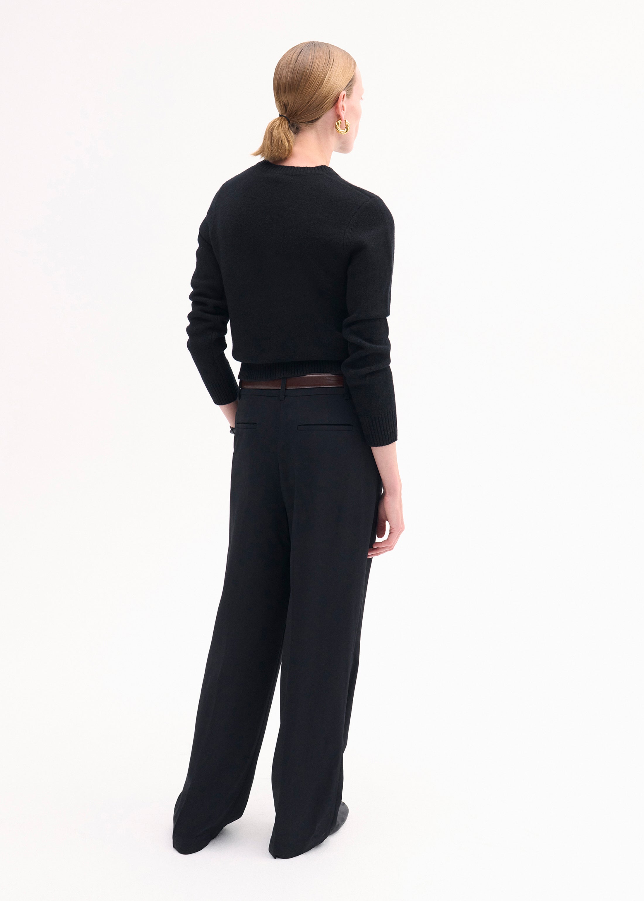 Classic Crew Sweater in Cashmere - Black
