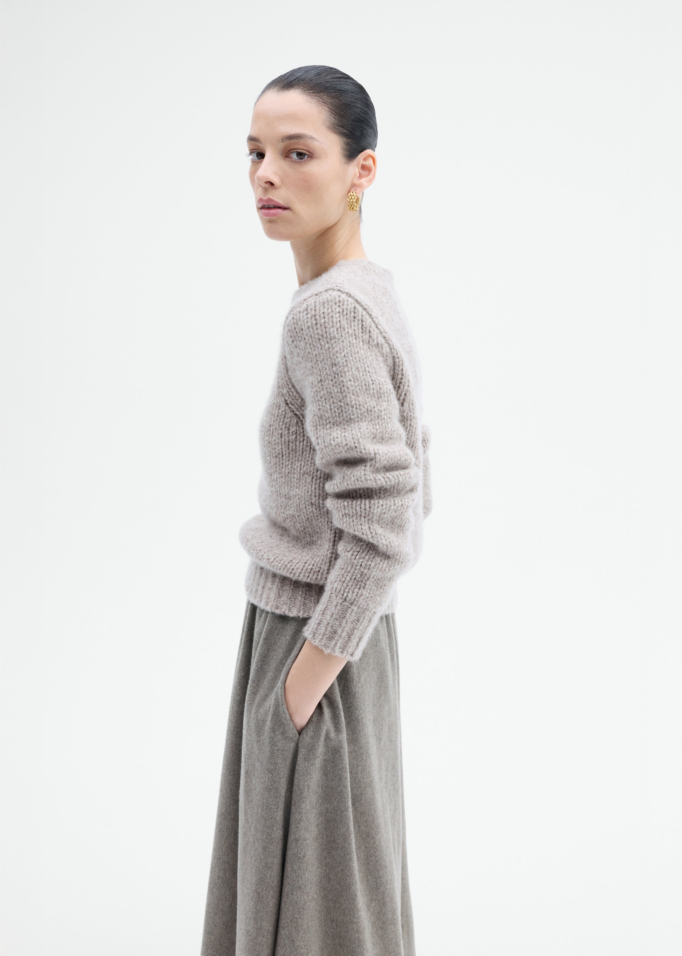 Fitted Crew Sweater in Cashmere - Hickory