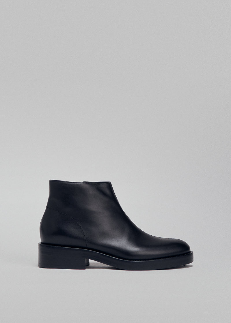 Low Ankle Boot in Leather - Black - CO