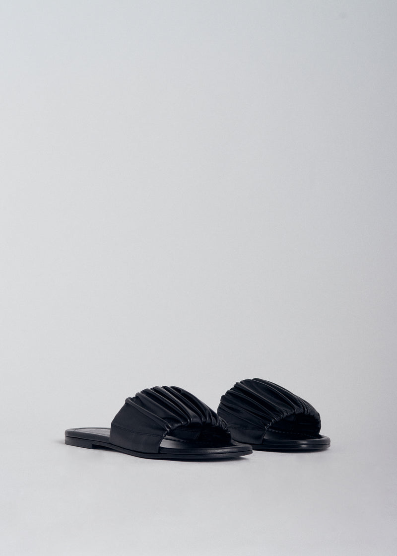 Ruched Slide Sandal in Leather - Black - CO
