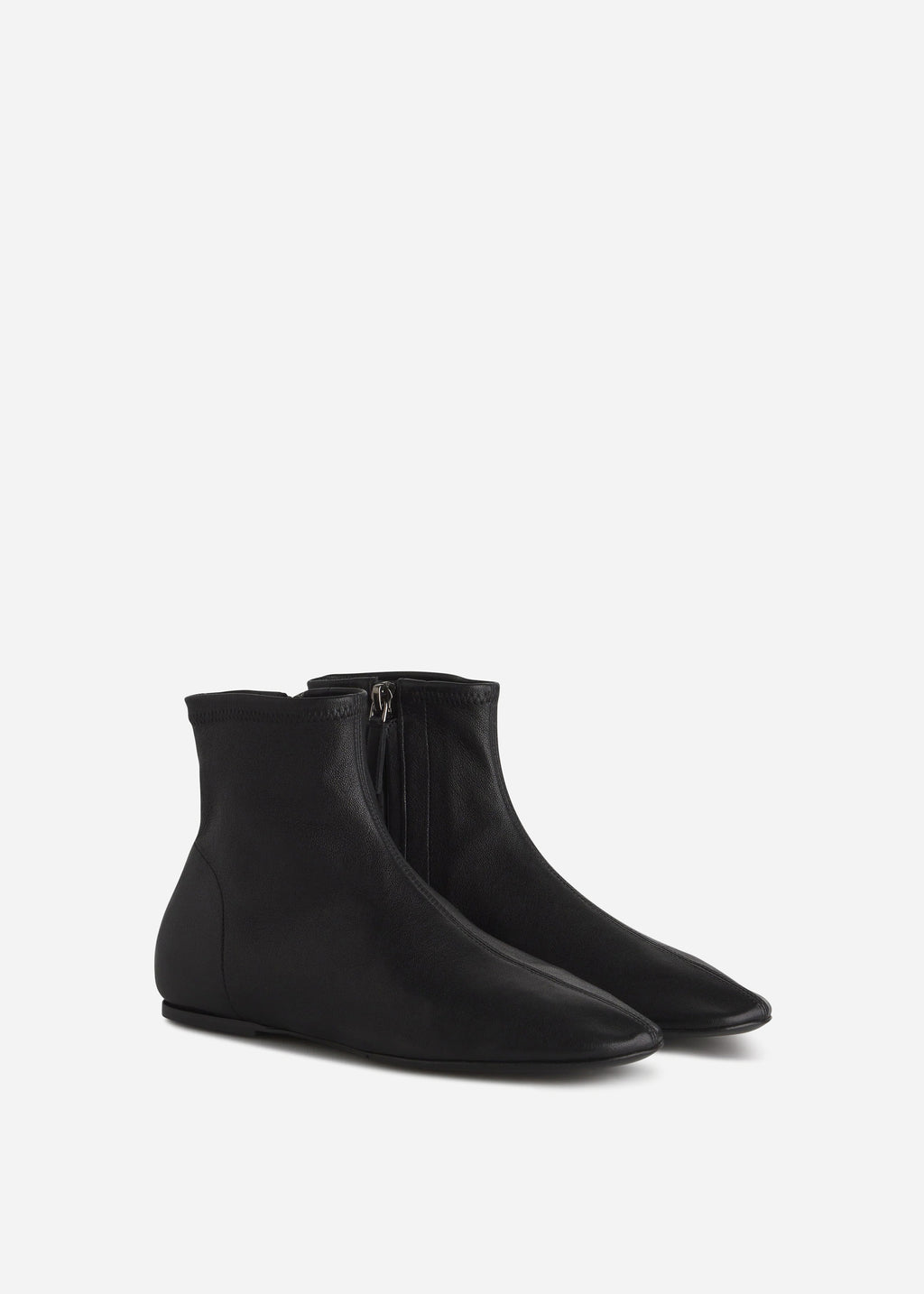 Round Toe Stretch Leather Bootie in Black - CO