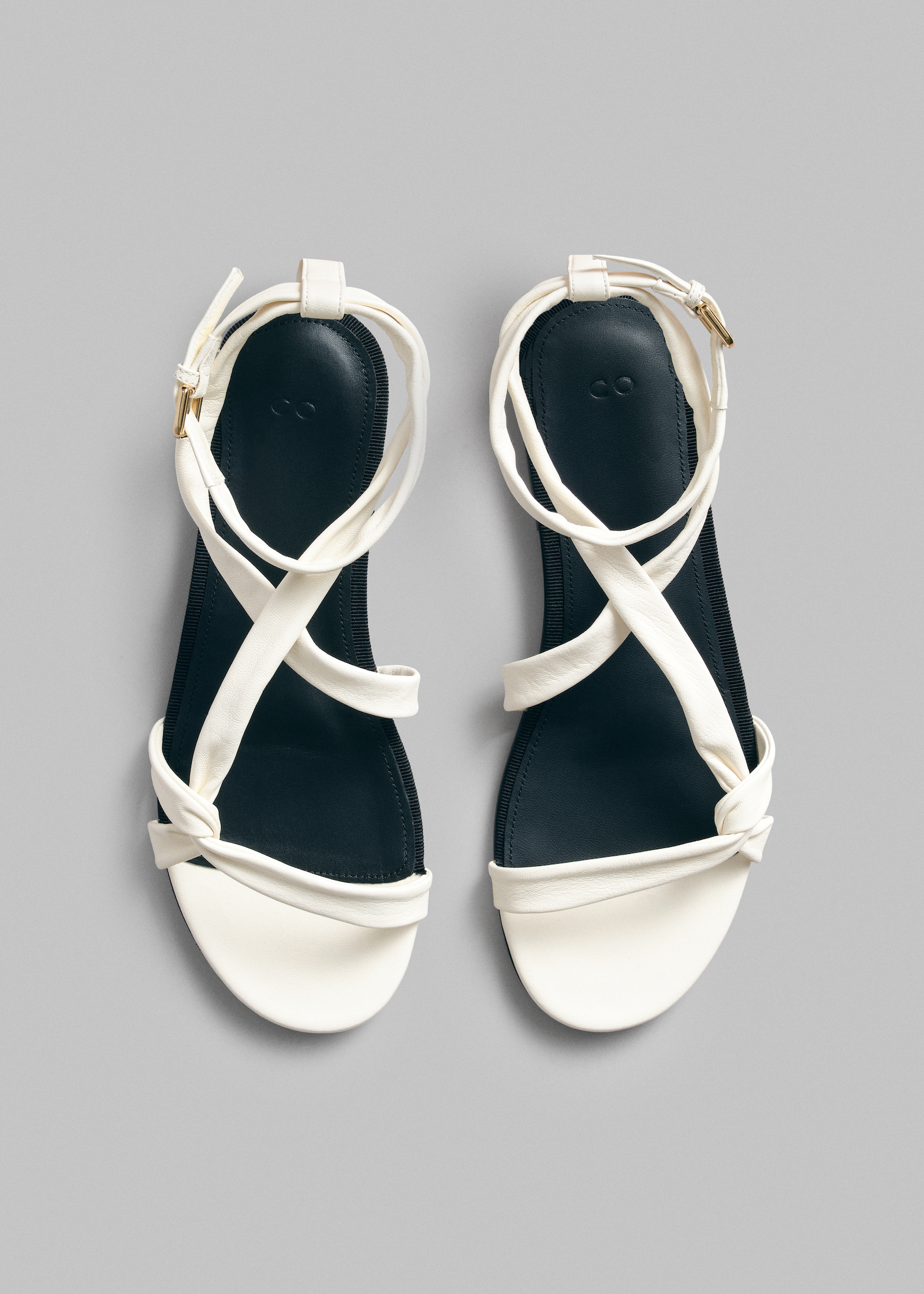 Strappy Sandal in Leather - Ivory