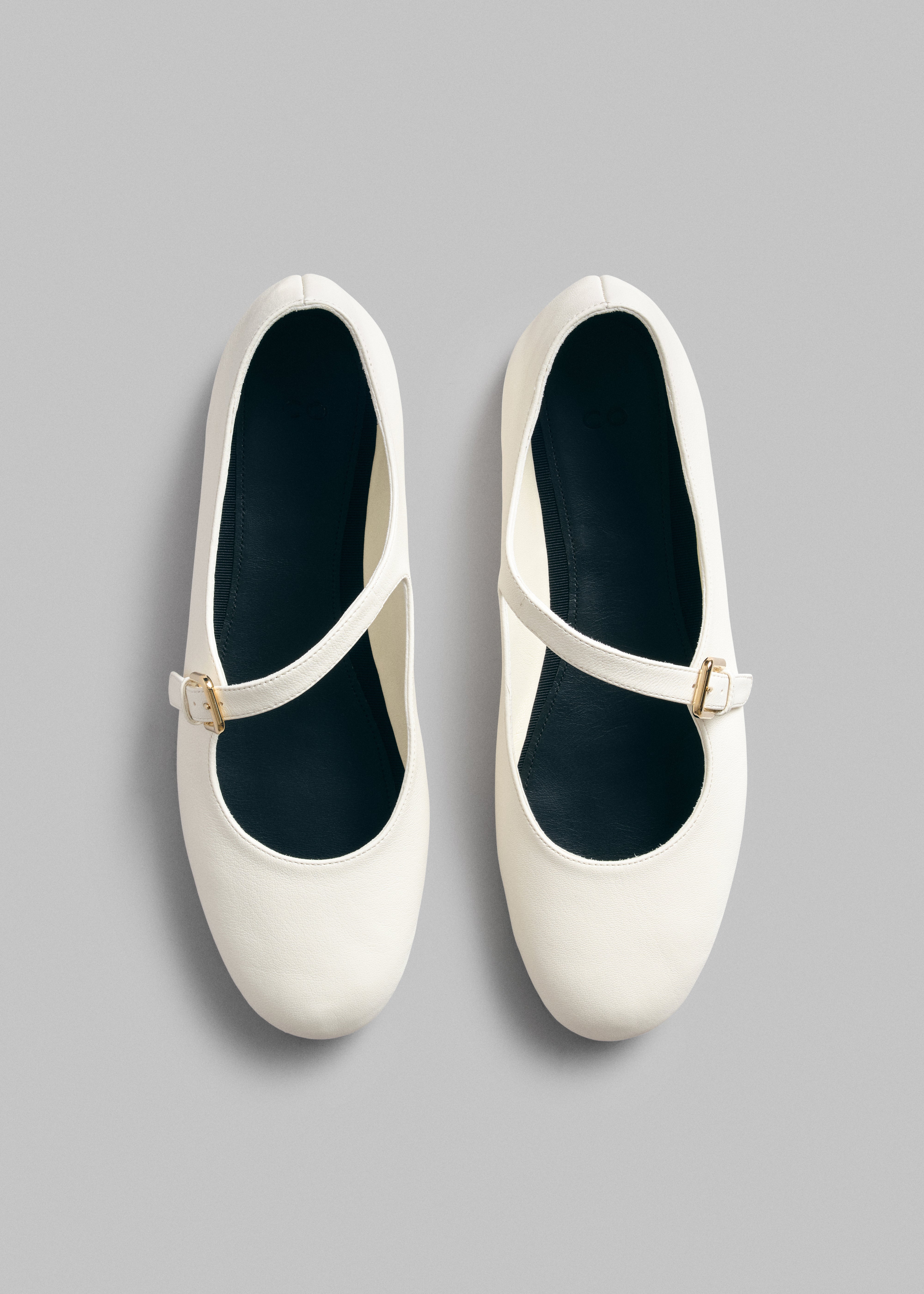 Round Toe Mary Jane in Leather - Ivory - CO Collections
