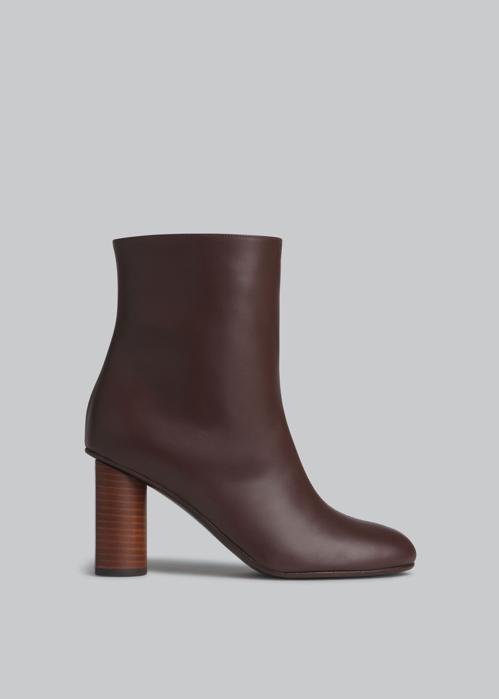 Front Seam Ankle Boot in Calfskin - Chocolate