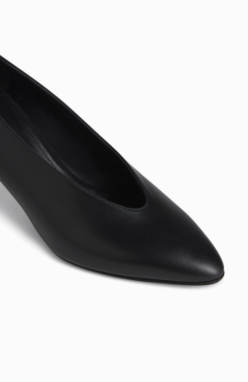 Pointed Ballerina Kitten Heel in Calfskin - Black - CO