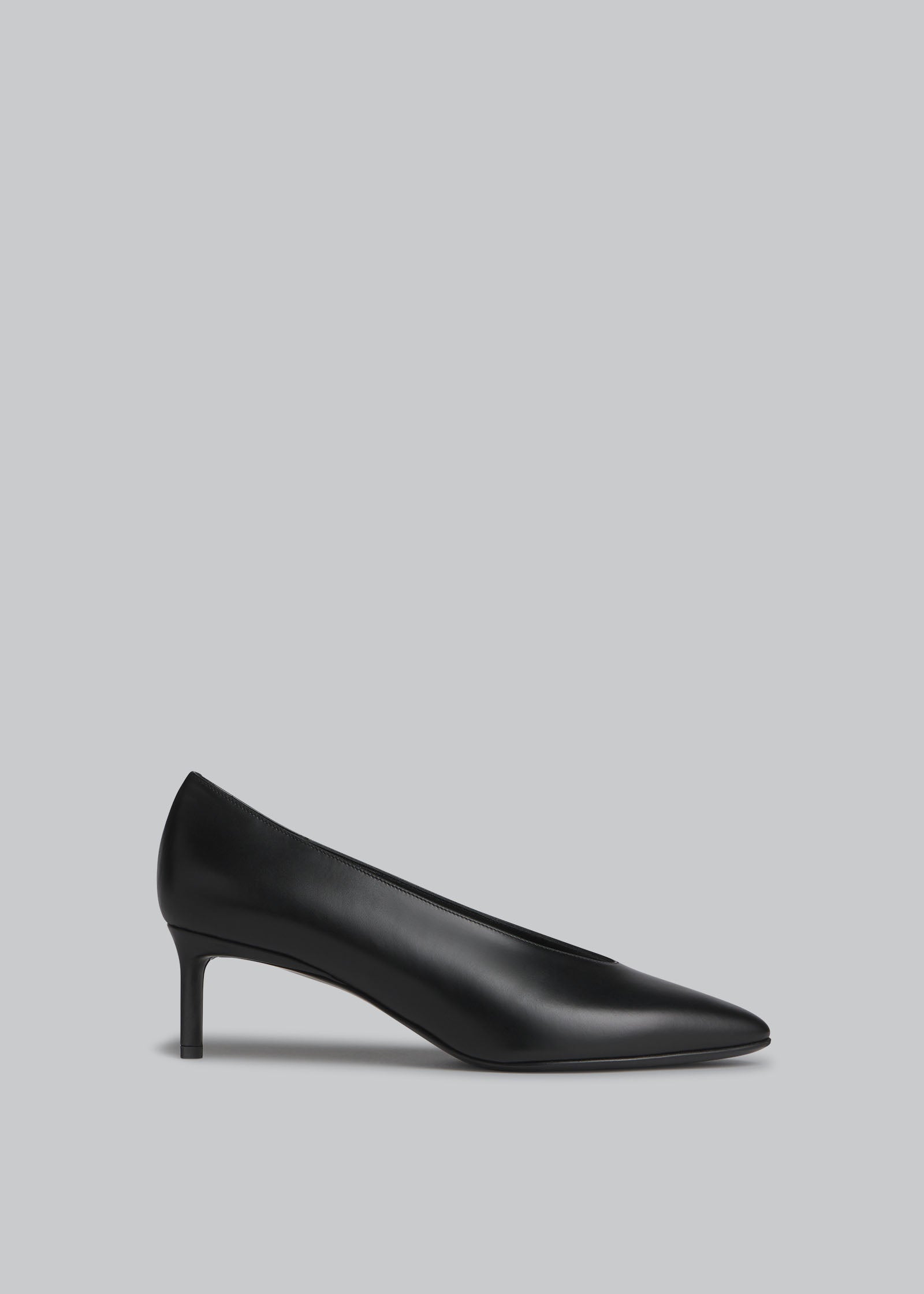 Pointed Ballerina Kitten Heel in Calfskin - Black