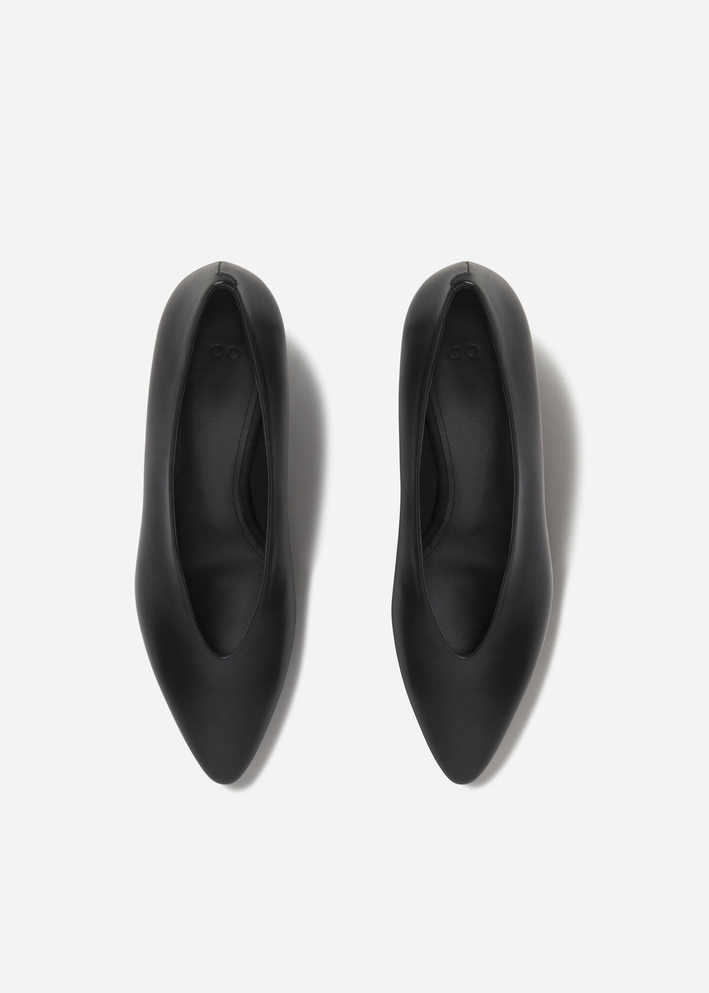 Pointed Kitten Heel in Leather - Black - CO