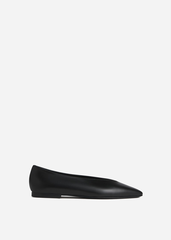 Pointed Ballerina Leather Flat in Black - CO