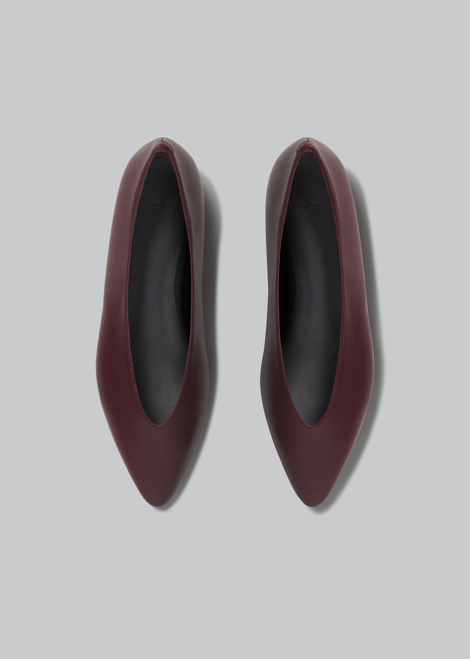 Pointed Ballerina Flat in Calfskin - Burgundy