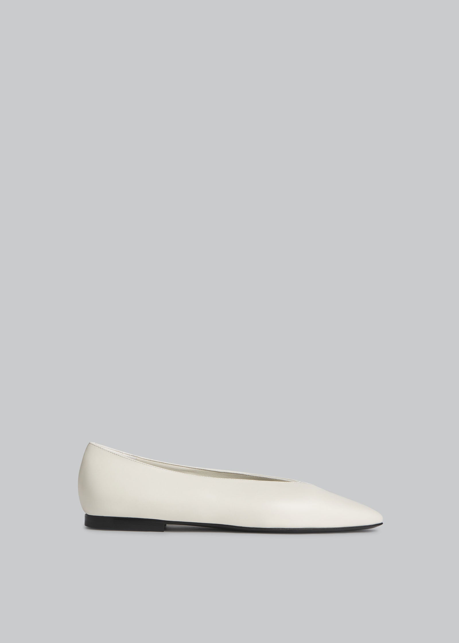 Pointed Ballerina Flat in Calfskin  - Ivory