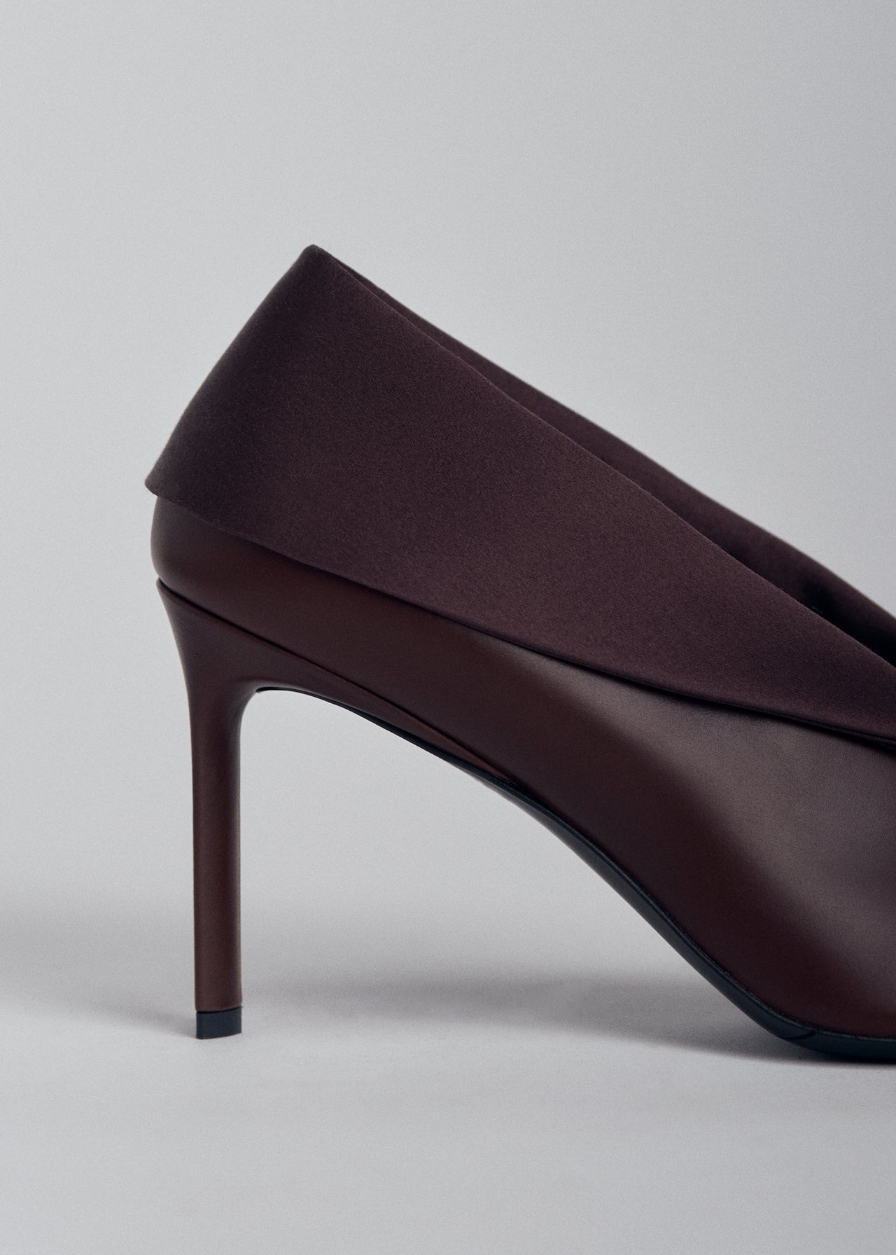 Collared V Neck High Heel Pump in Smooth Leather - Brown