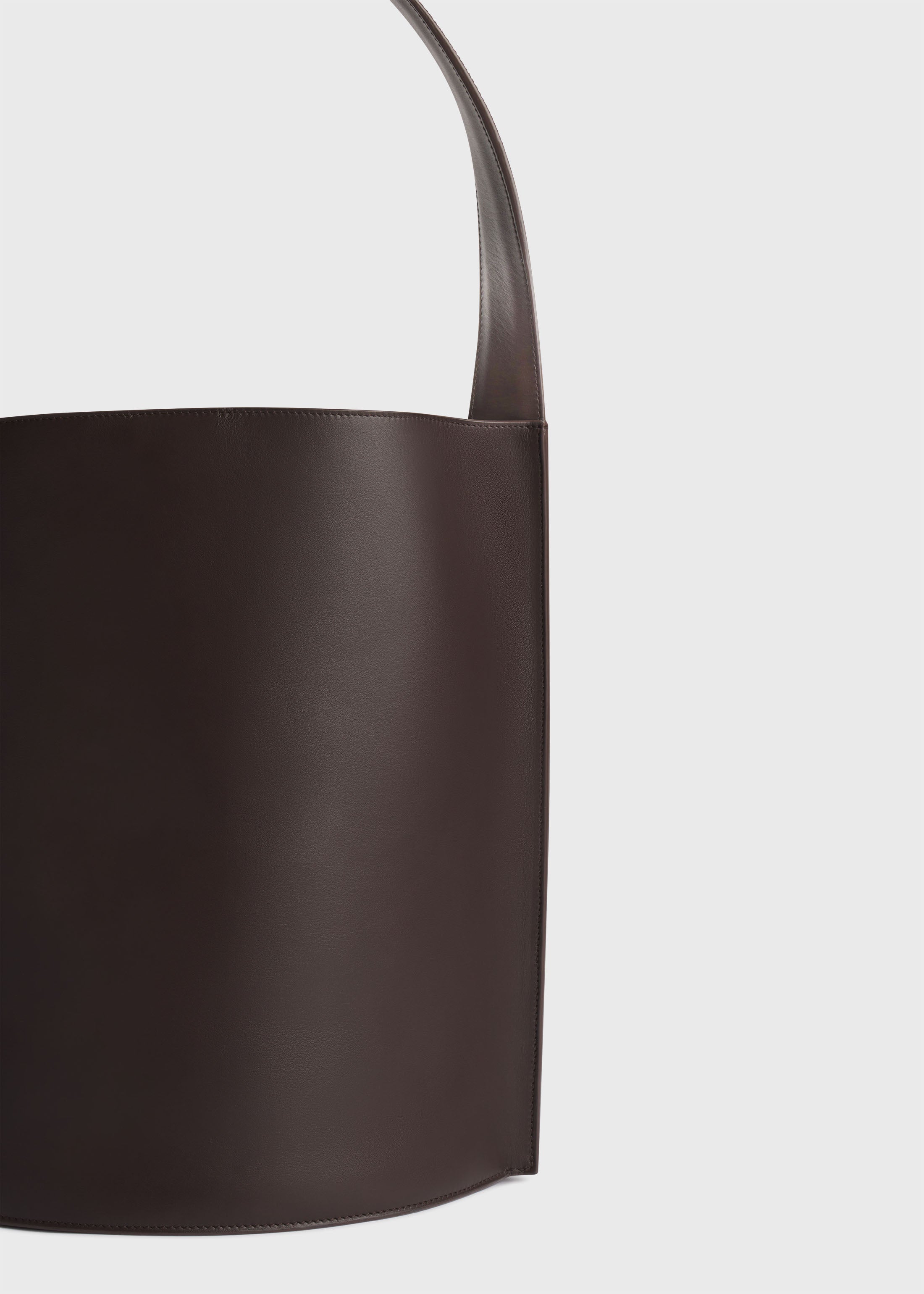 Bucket Tote Bag in Leather - Chocolate