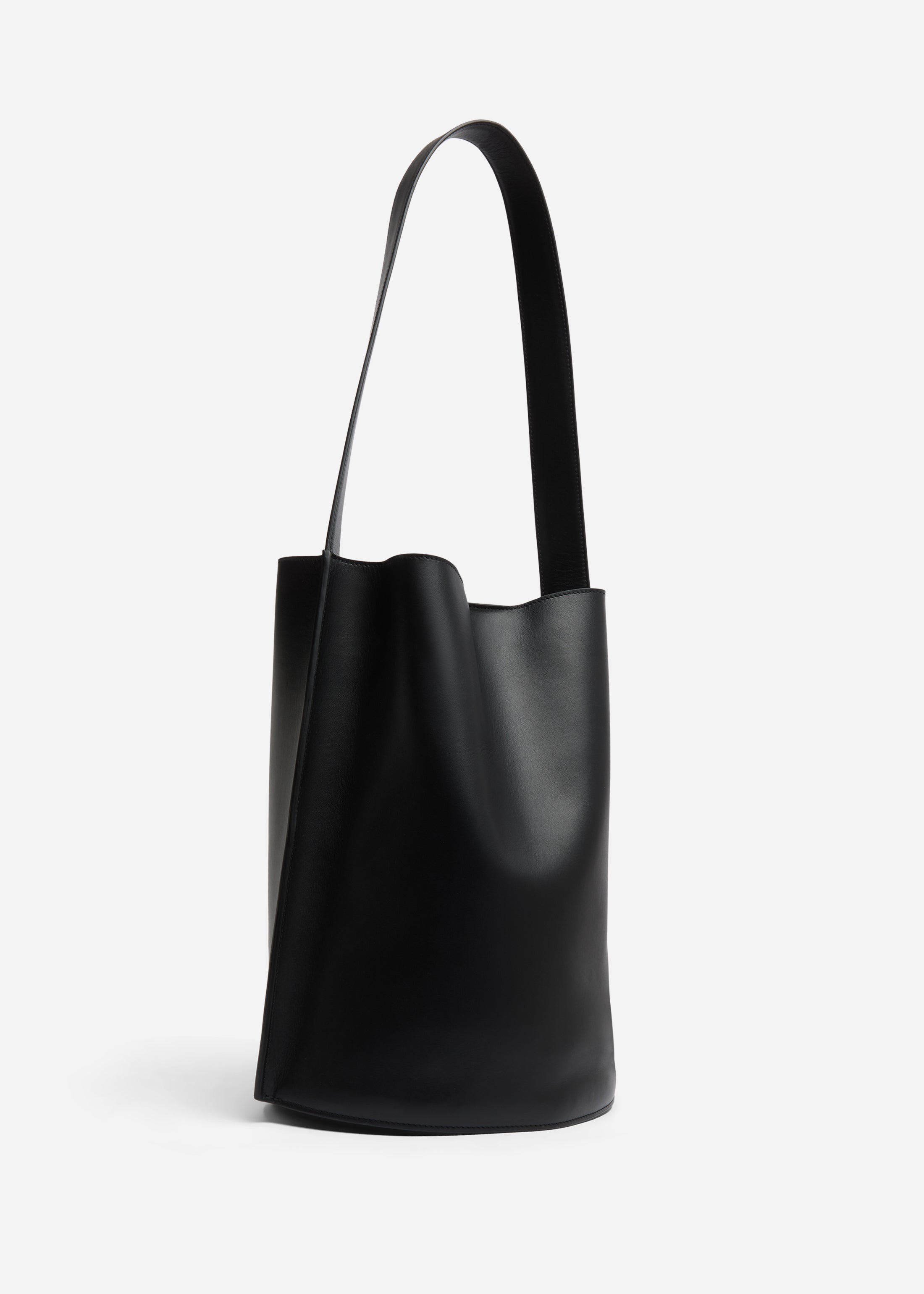 Bucket Tote Bag in Leather - Black