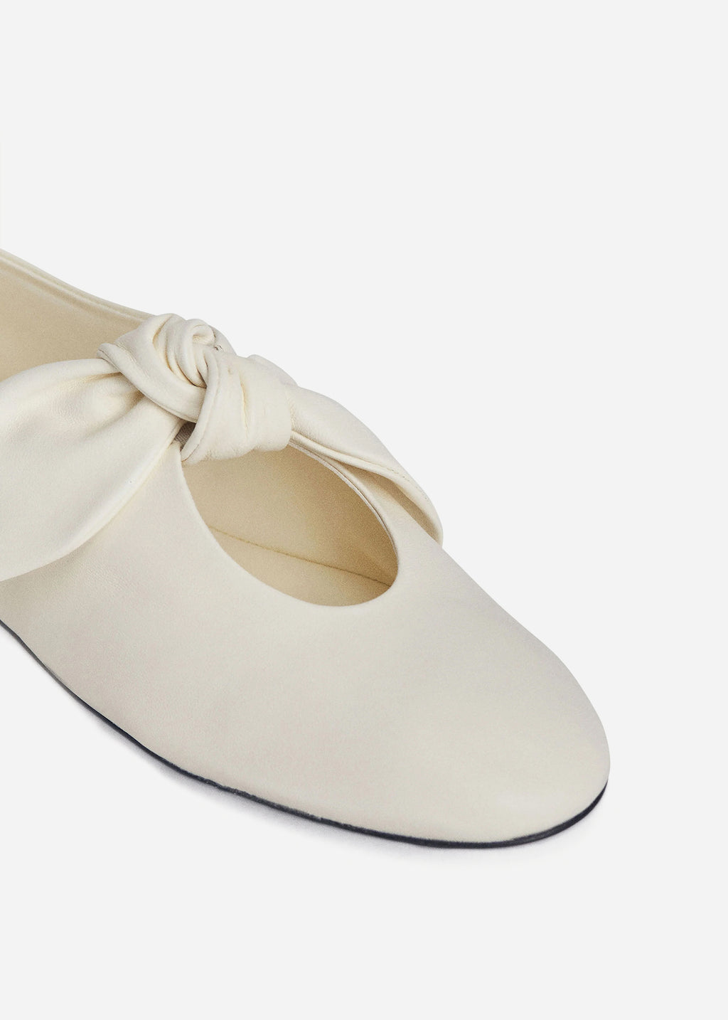 Leather Bow Flat in Ivory - CO
