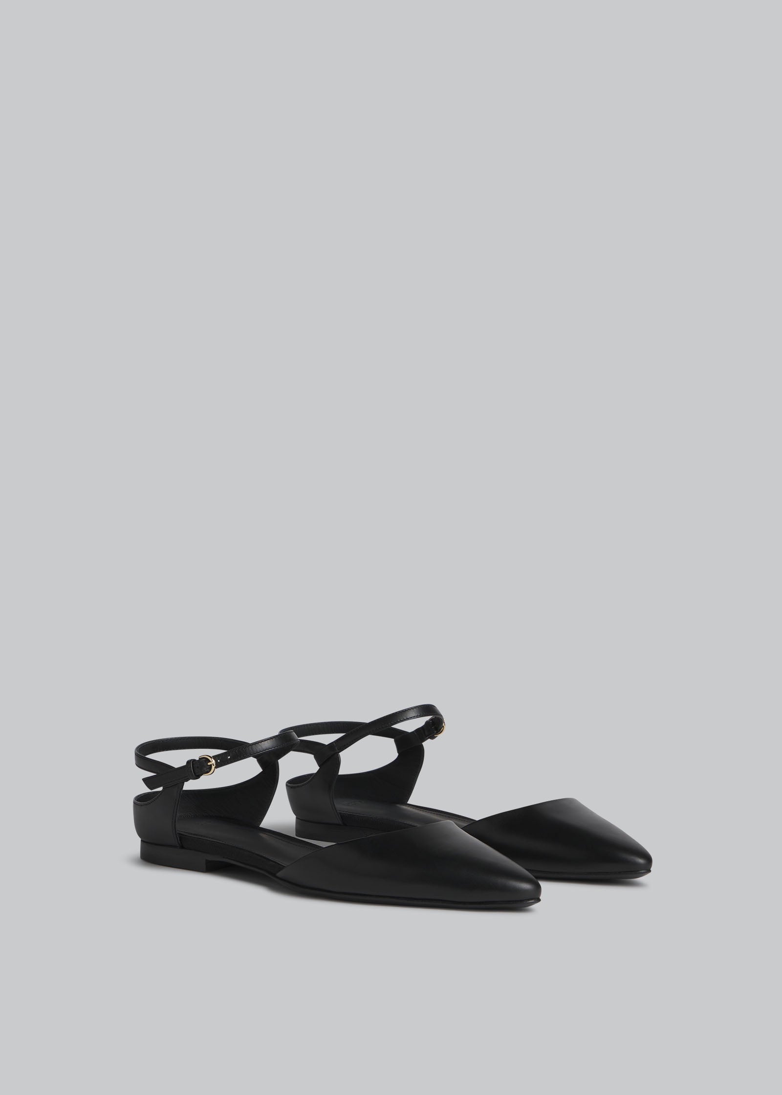 Slingback Pointed Toe Flat in Calfskin - Black